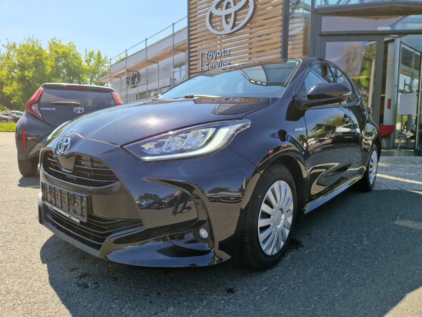 Toyota Yaris 1.5 Hybrid Team D Comfort-Paket+Navi Nero - 2