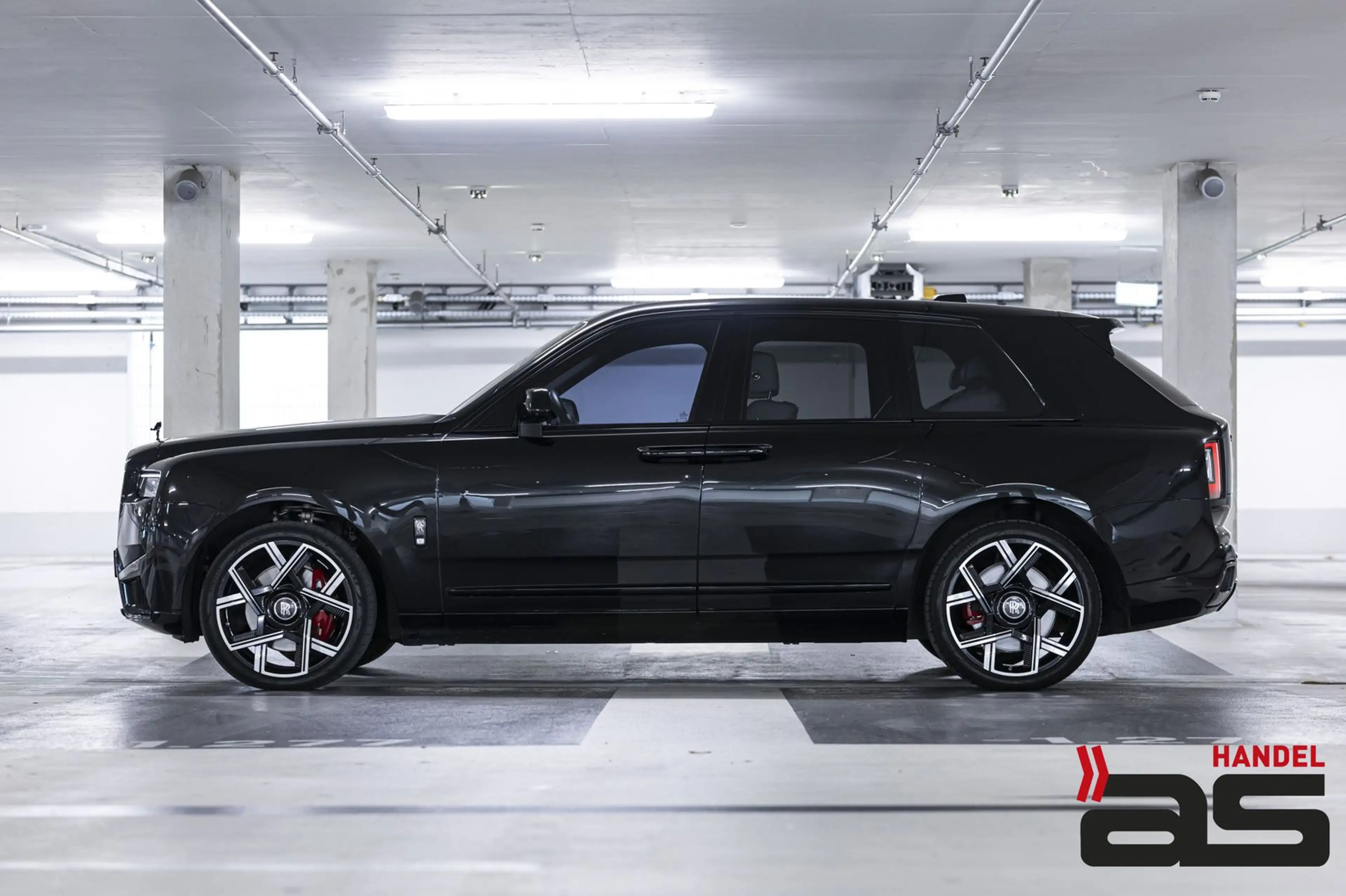 Rolls-Royce Cullinan BlackBadge Series II Starlight|Bespoke| — photo 2