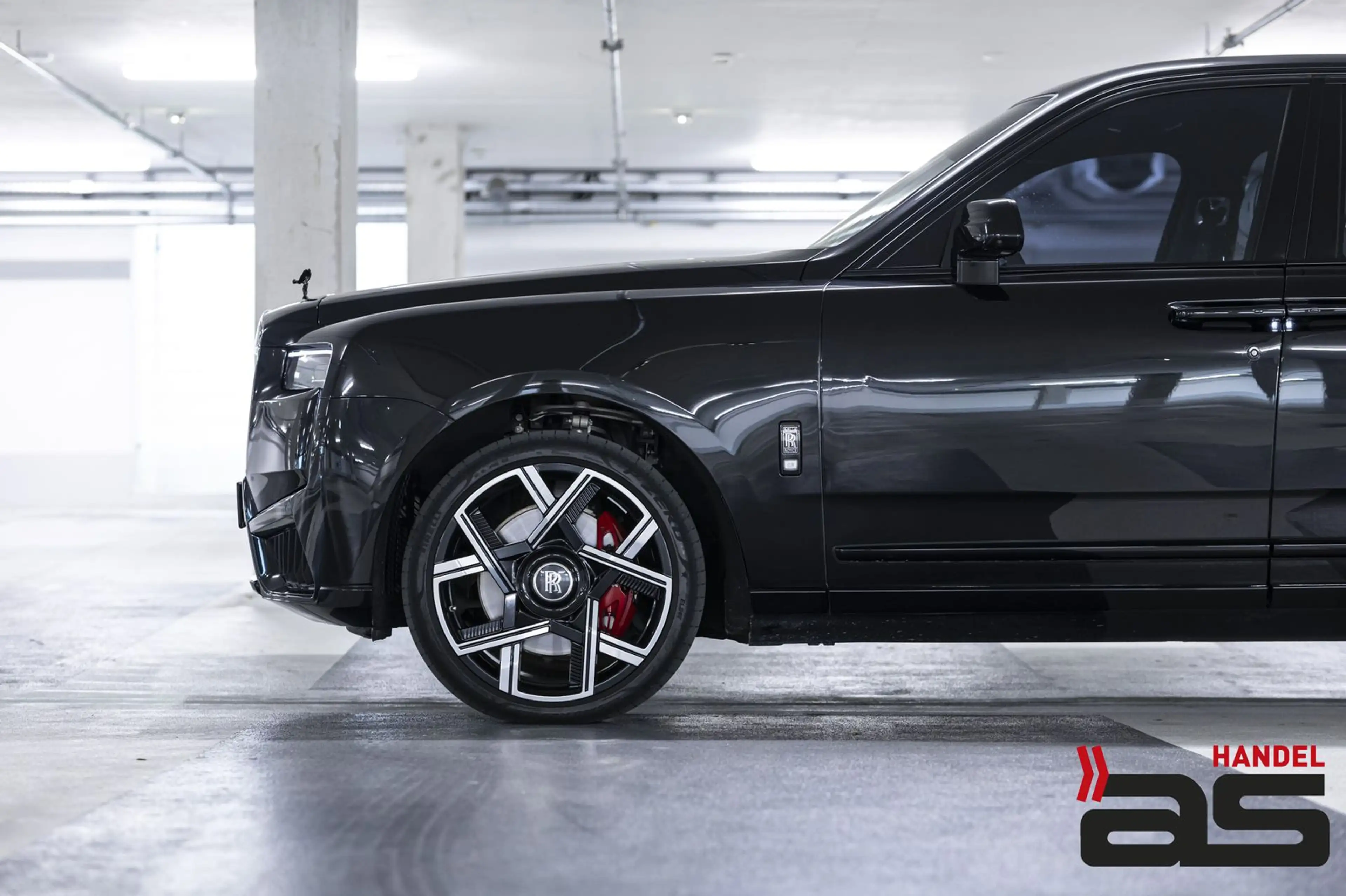 Rolls-Royce Cullinan BlackBadge Series II Starlight|Bespoke| — photo 5