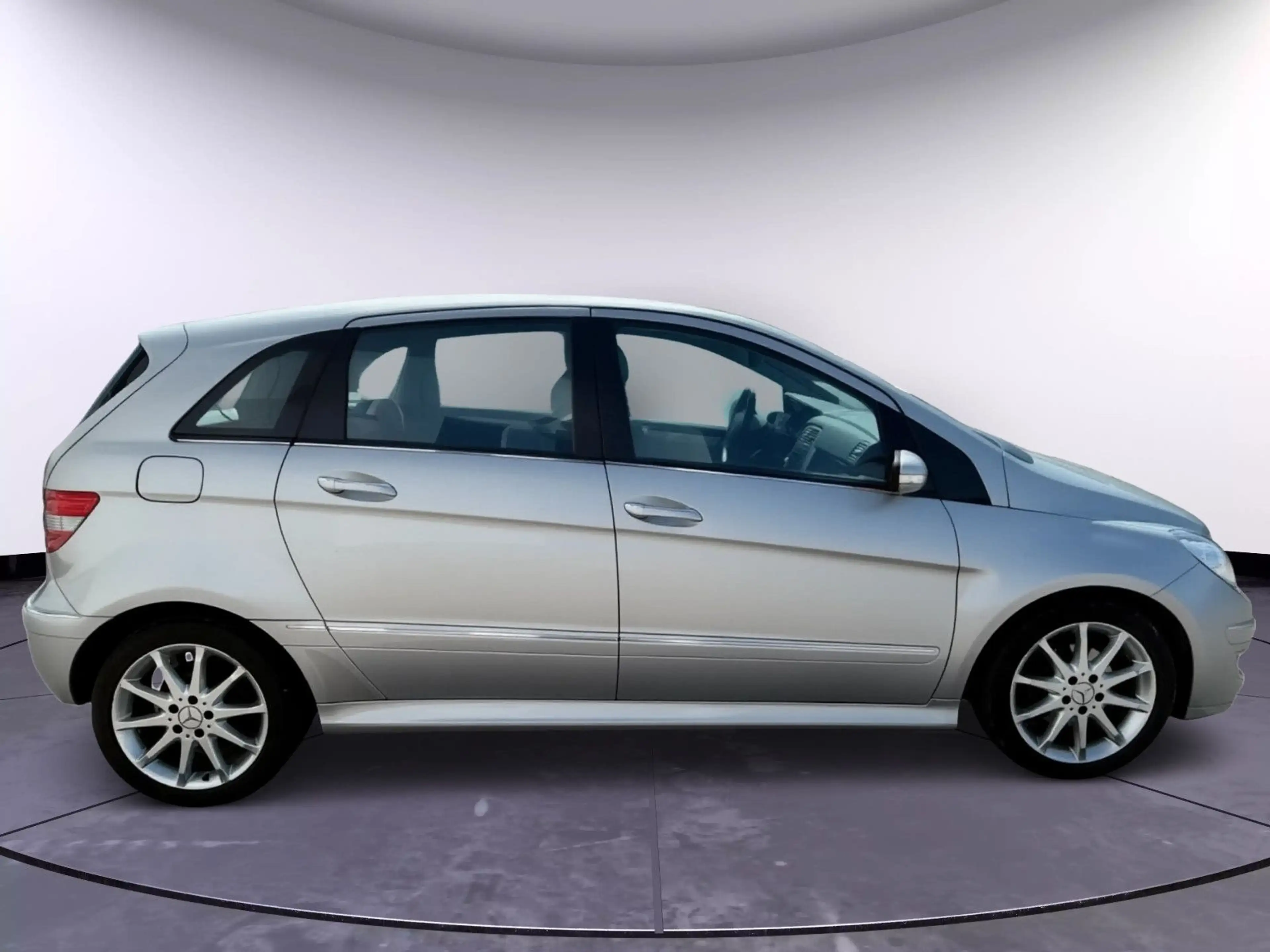 Mercedes-Benz B 200 CDI — photo 3