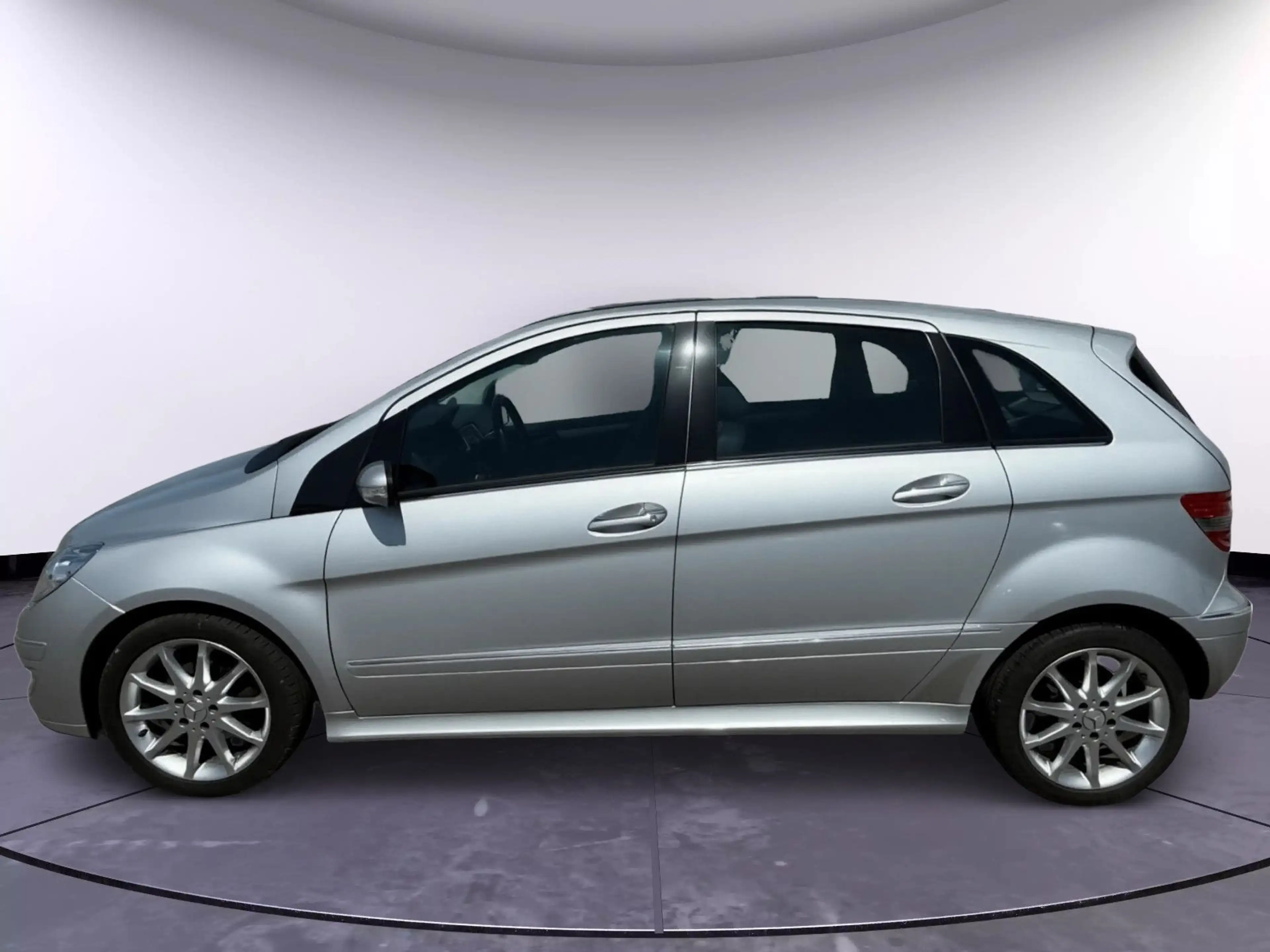 Mercedes-Benz B 200 CDI — photo 6