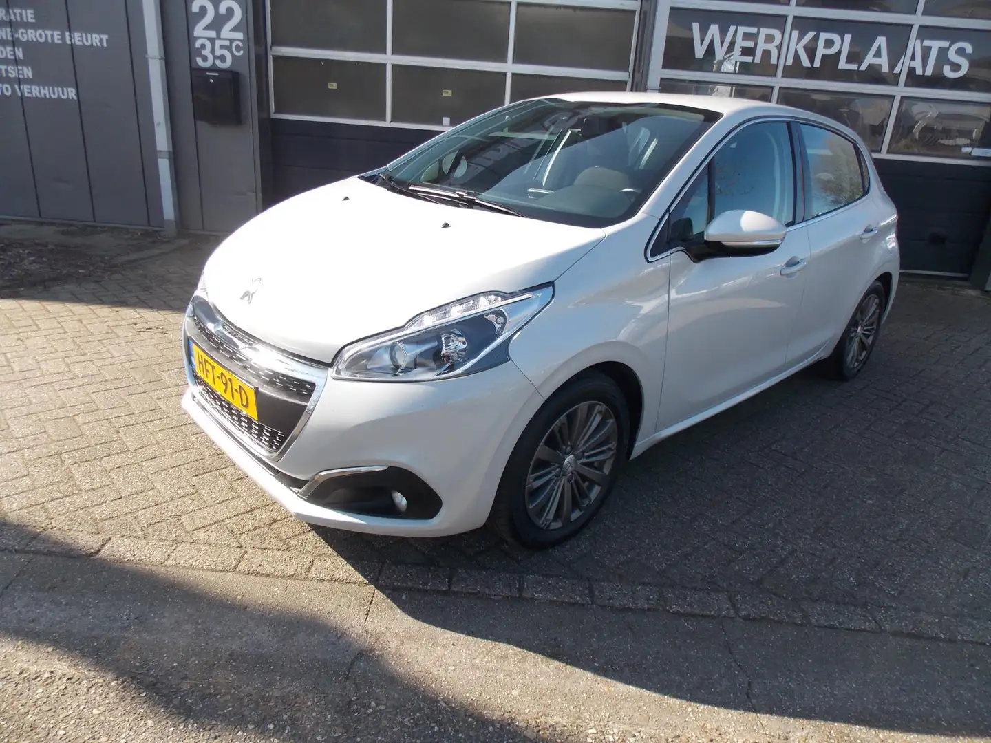 Peugeot 208 1.2 PureTech Tech Edition Automaat Airco Elek Pakk Wit - 2