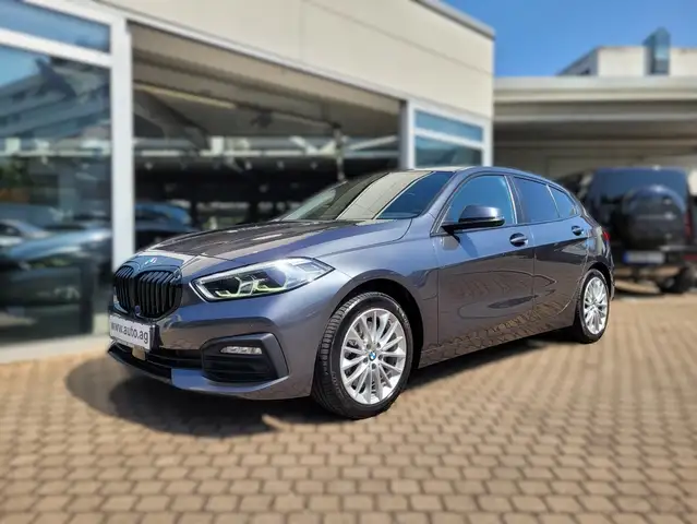 Bmw 120 120d xDrive Advantage*LED*AHK*Business Paket*Allra