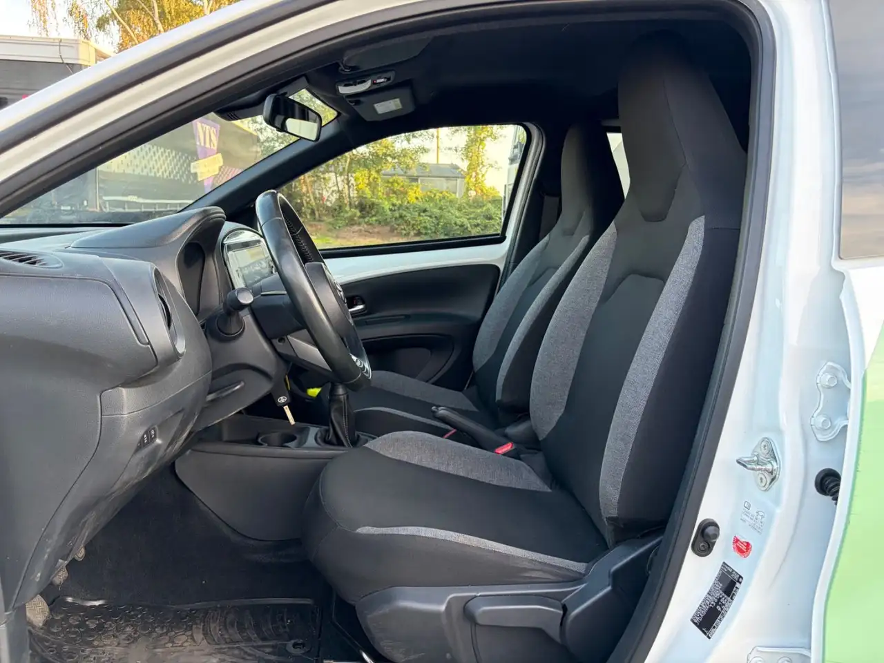 Toyota Aygo 1.0-l-VVT-i Play — Vehicle gallery 32