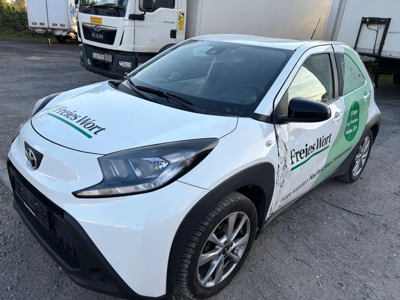 Toyota Aygo 1.0-l-VVT-i Play — Vehicle gallery 4