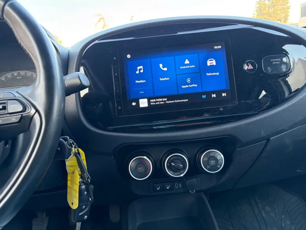 Toyota Aygo 1.0-l-VVT-i Play — Vehicle gallery 25