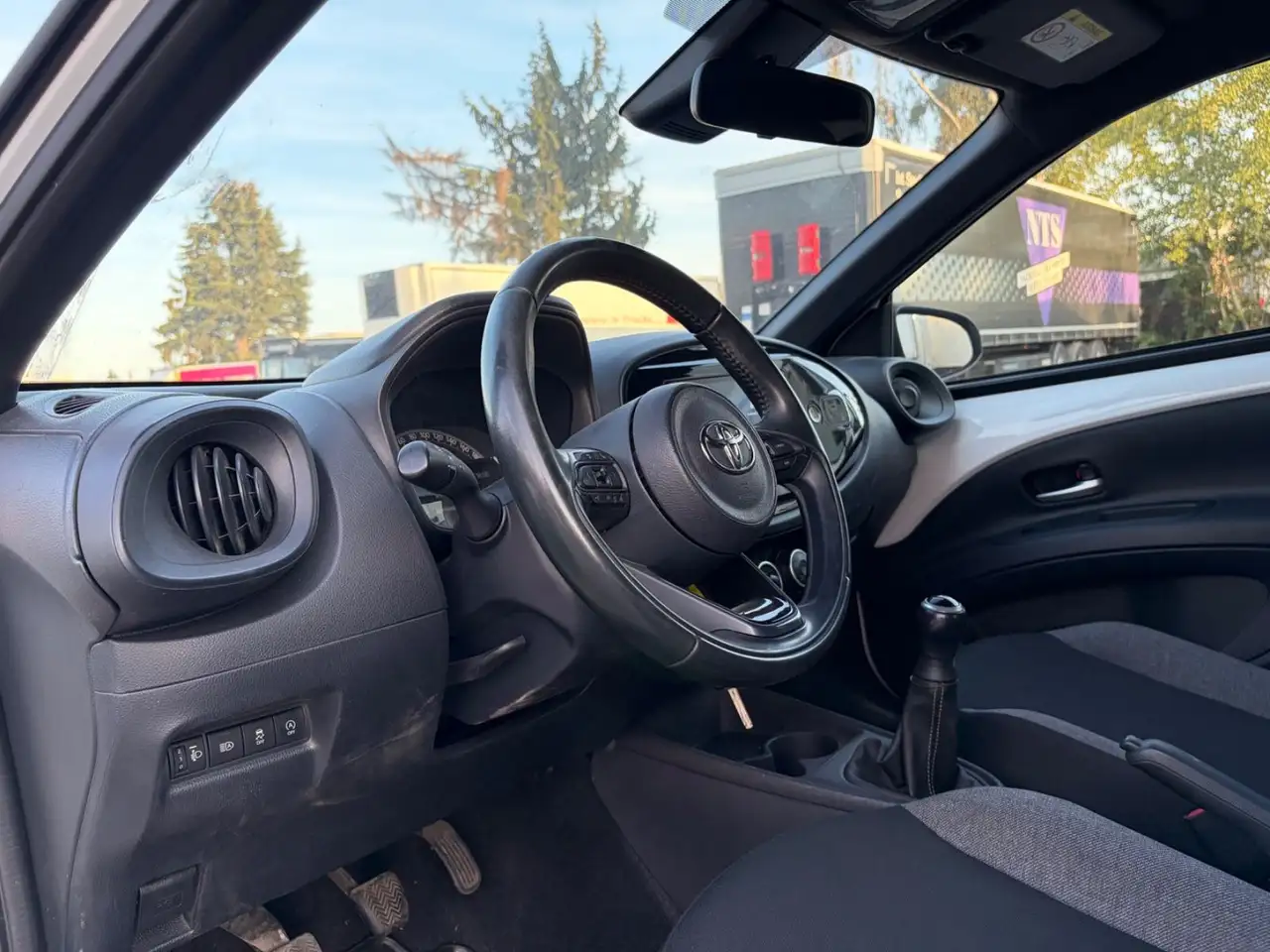 Toyota Aygo 1.0-l-VVT-i Play — Vehicle gallery 27