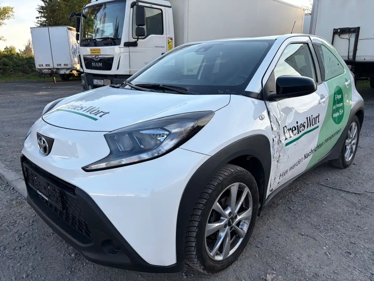 Toyota Aygo 1.0-l-VVT-i Play — Vehicle gallery 2