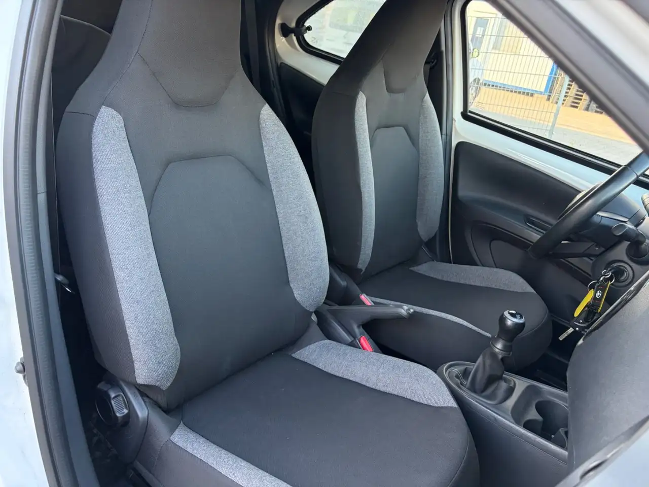 Toyota Aygo 1.0-l-VVT-i Play — Vehicle gallery 33