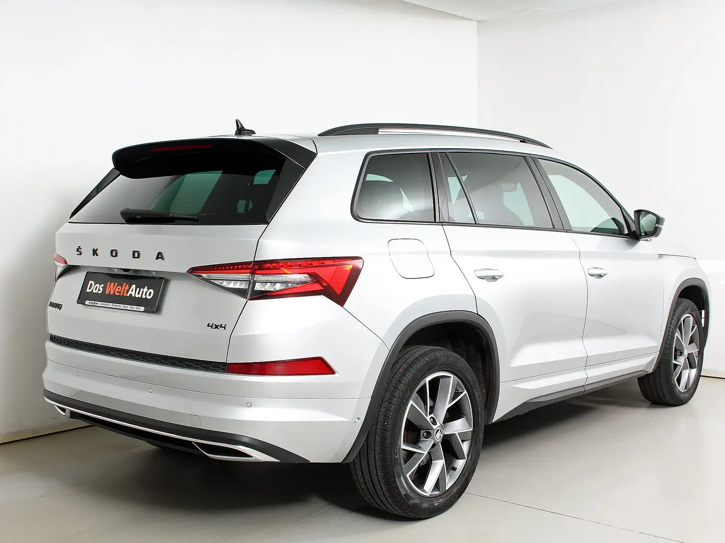 Skoda Kodiaq 4x4 SPORTLINE TDI DSG Silber - 2