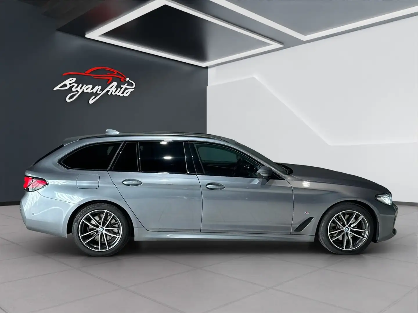 BMW 520 D Touring mhev 48V xdrive Msport auto - 1