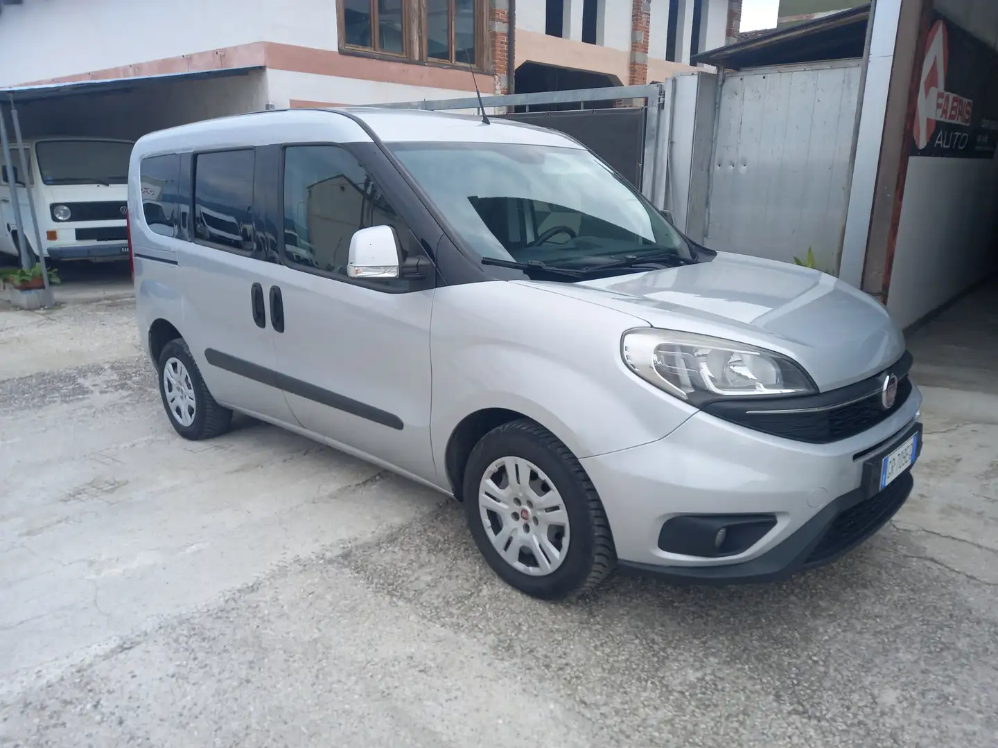 Fiat Doblo 1.6 Mjt 105 CV 5 Posti Argento - 2