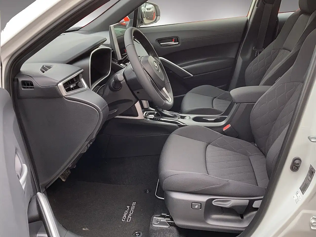 Toyota Corolla Cross 1,8 Hybrid Comfort 2WD, миниатюра 6