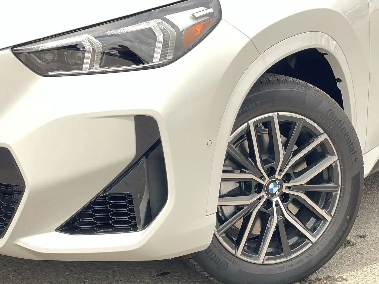 BMW X1 снимка BMW X1