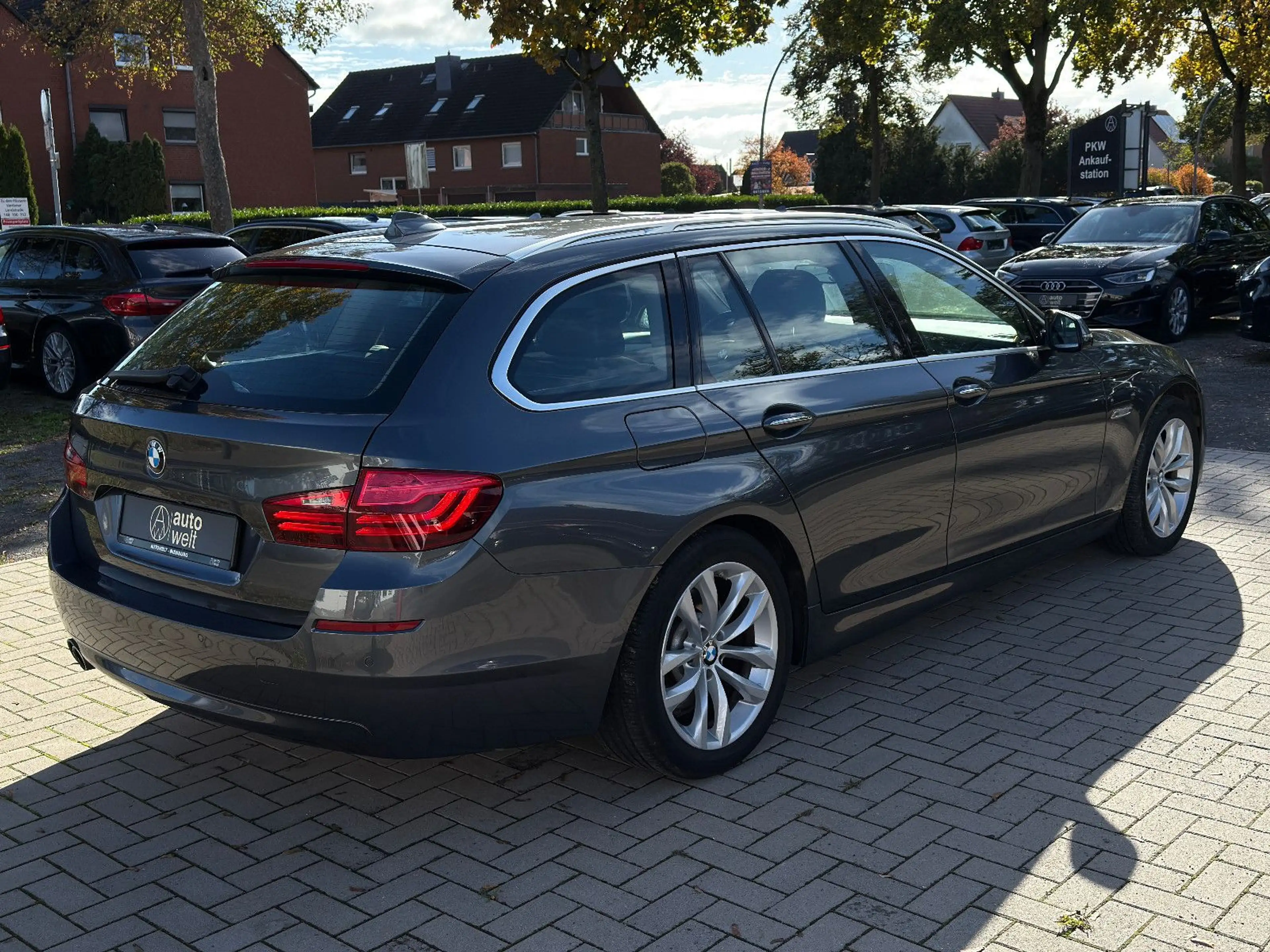 BMW 520 d xDrive, Service neu, Leder, Kamera, AHK — photo 5