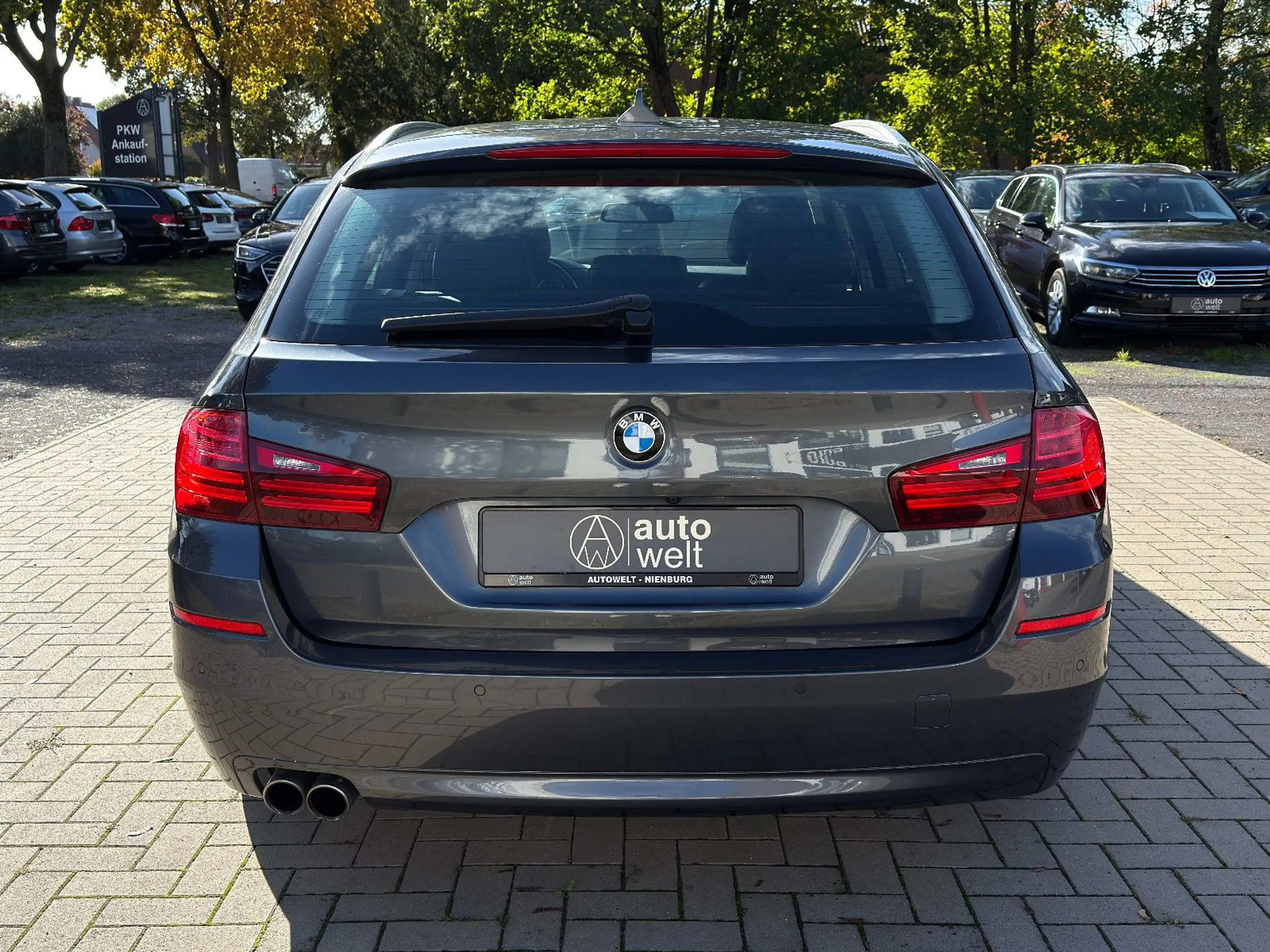 BMW 520 d xDrive, Service neu, Leder, Kamera, AHK — photo 4