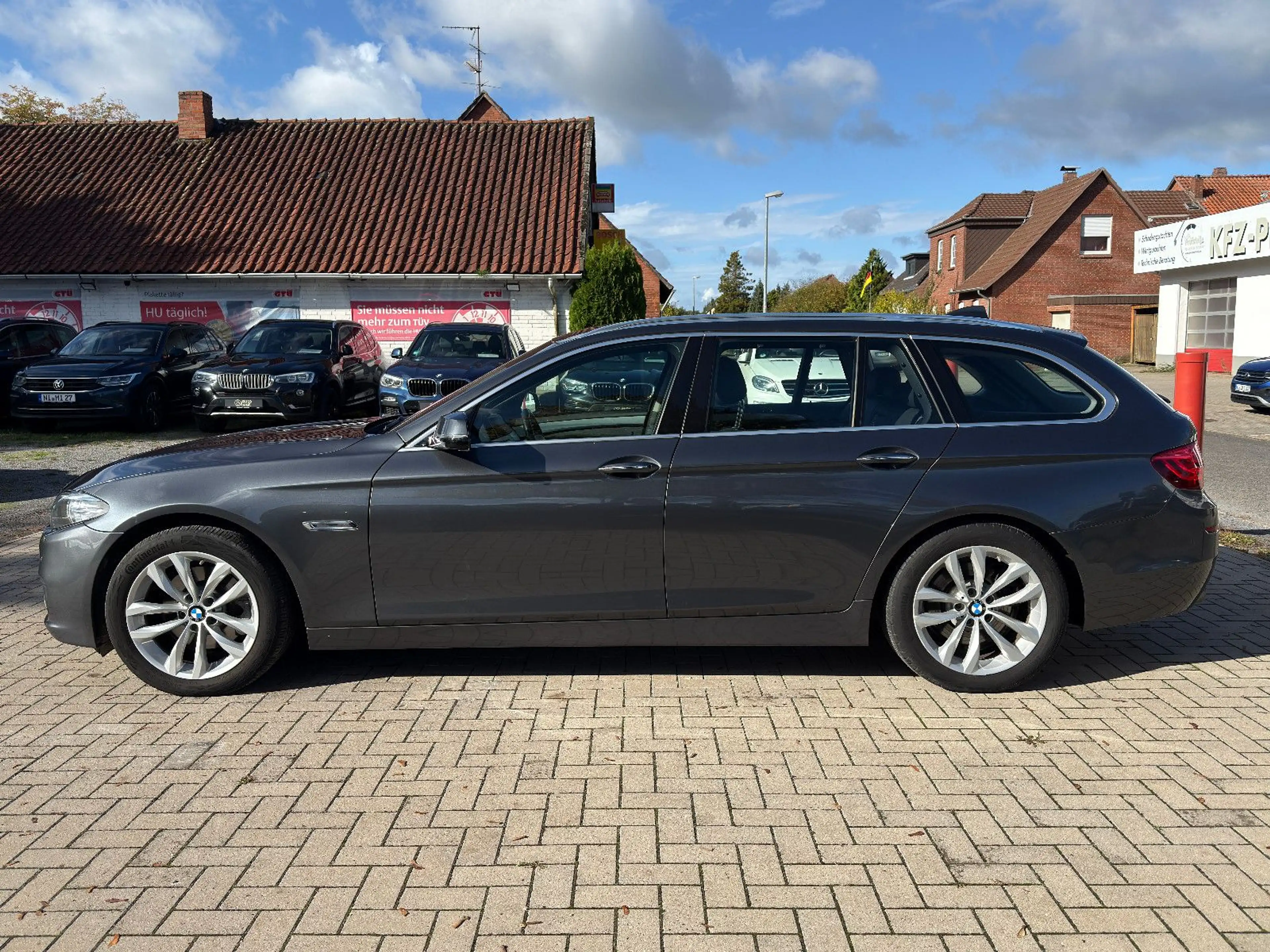 BMW 520 d xDrive, Service neu, Leder, Kamera, AHK — photo 2