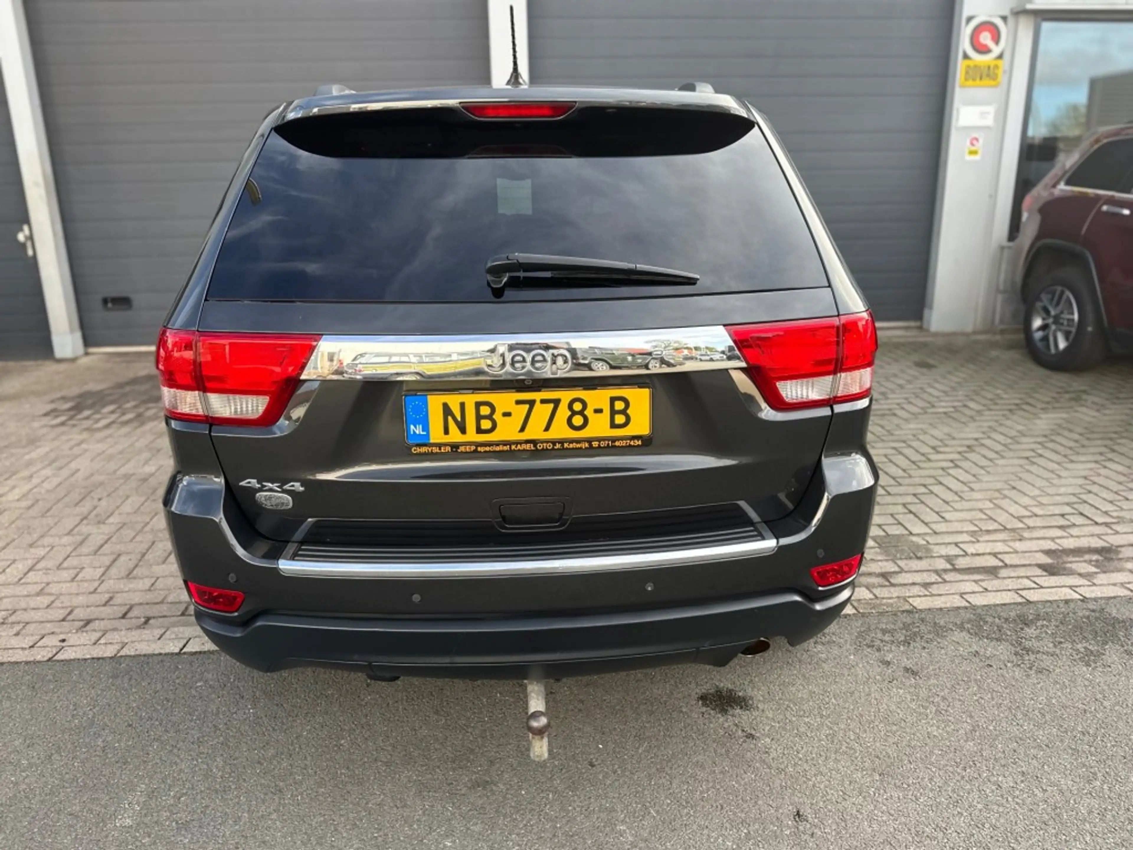 Jeep Grand Cherokee 3.6i OVERLAND — photo 8
