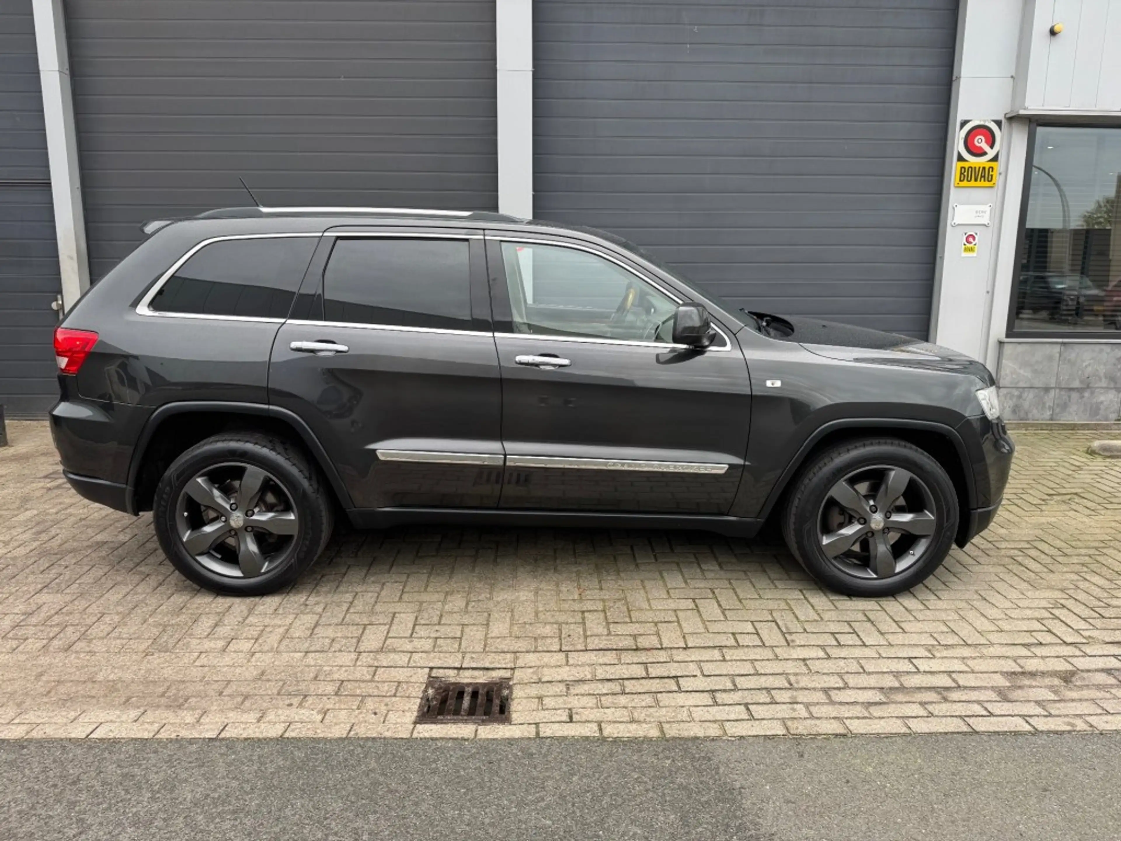 Jeep Grand Cherokee 3.6i OVERLAND — photo 5