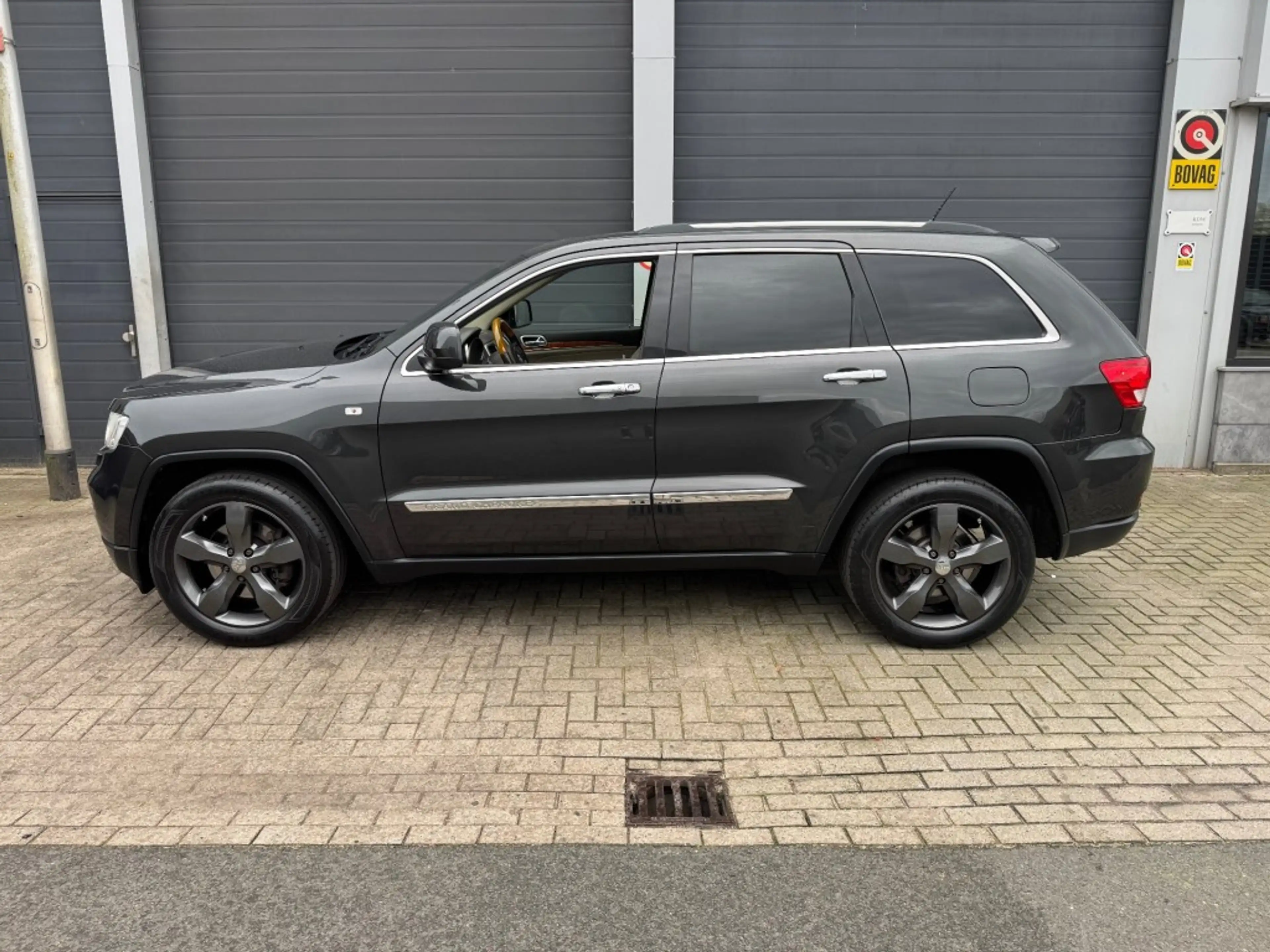 Jeep Grand Cherokee 3.6i OVERLAND — photo 6