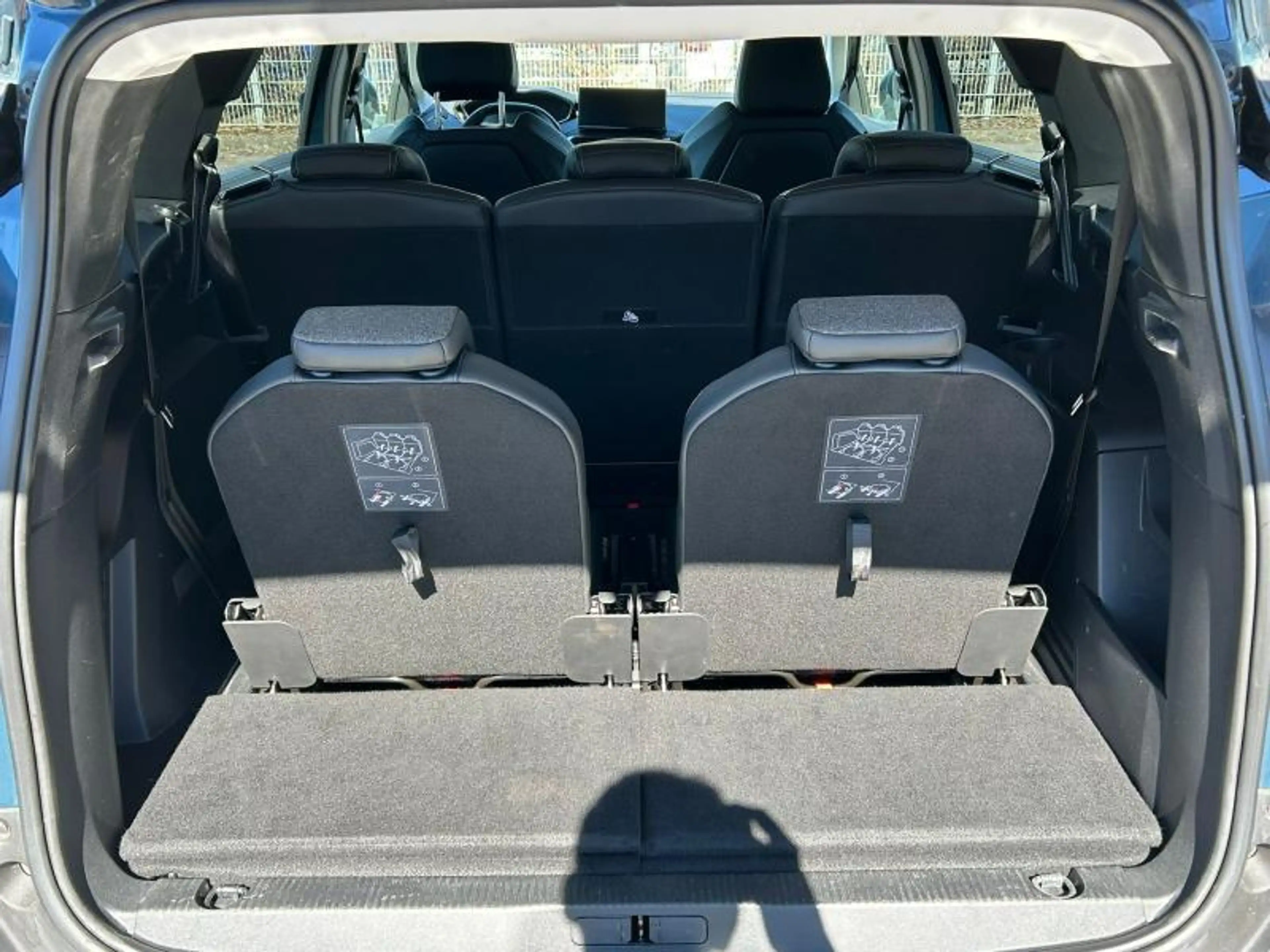 Peugeot 5008 Allure Pack / 7 Places — photo 9