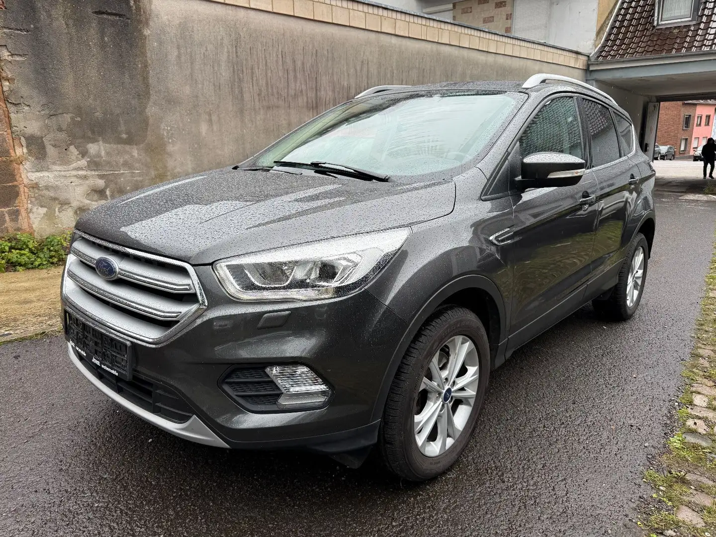 Ford Kuga 1.5 Titanium *Navi/AHK/Lenkrad-Hz* Grau - 1