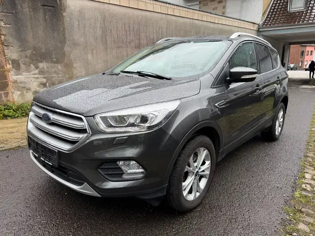 Ford Kuga 1.5 Titanium *Navi/AHK/Lenkrad-Hz*