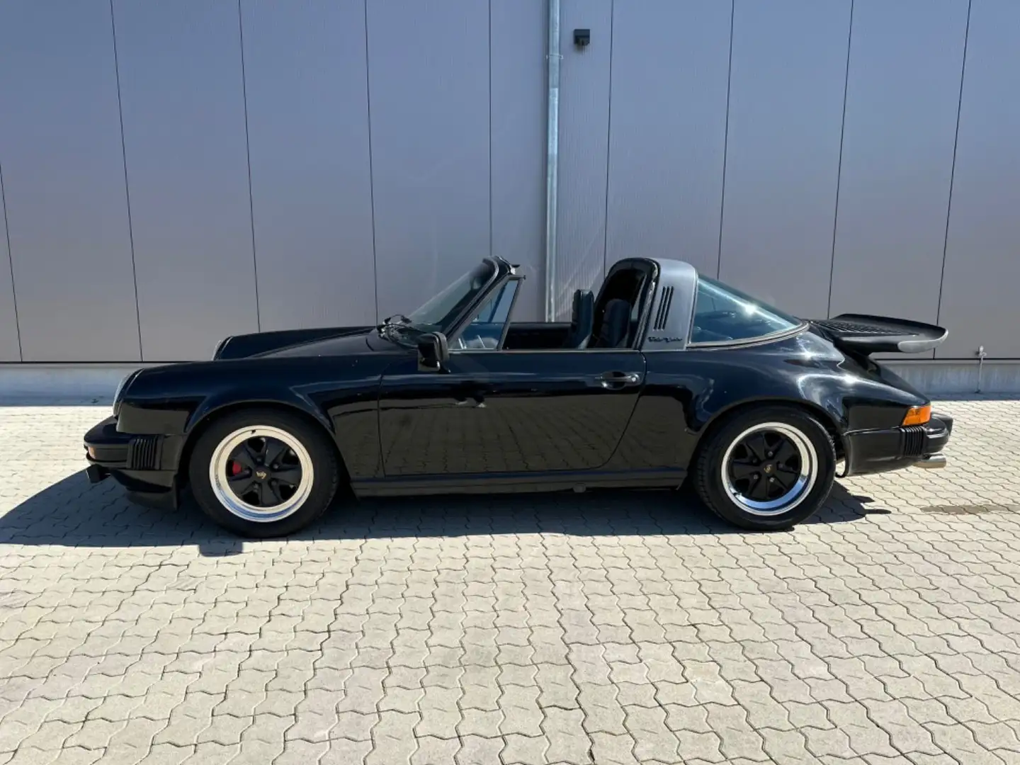 Porsche 911 SC Targa Schwarz - 2