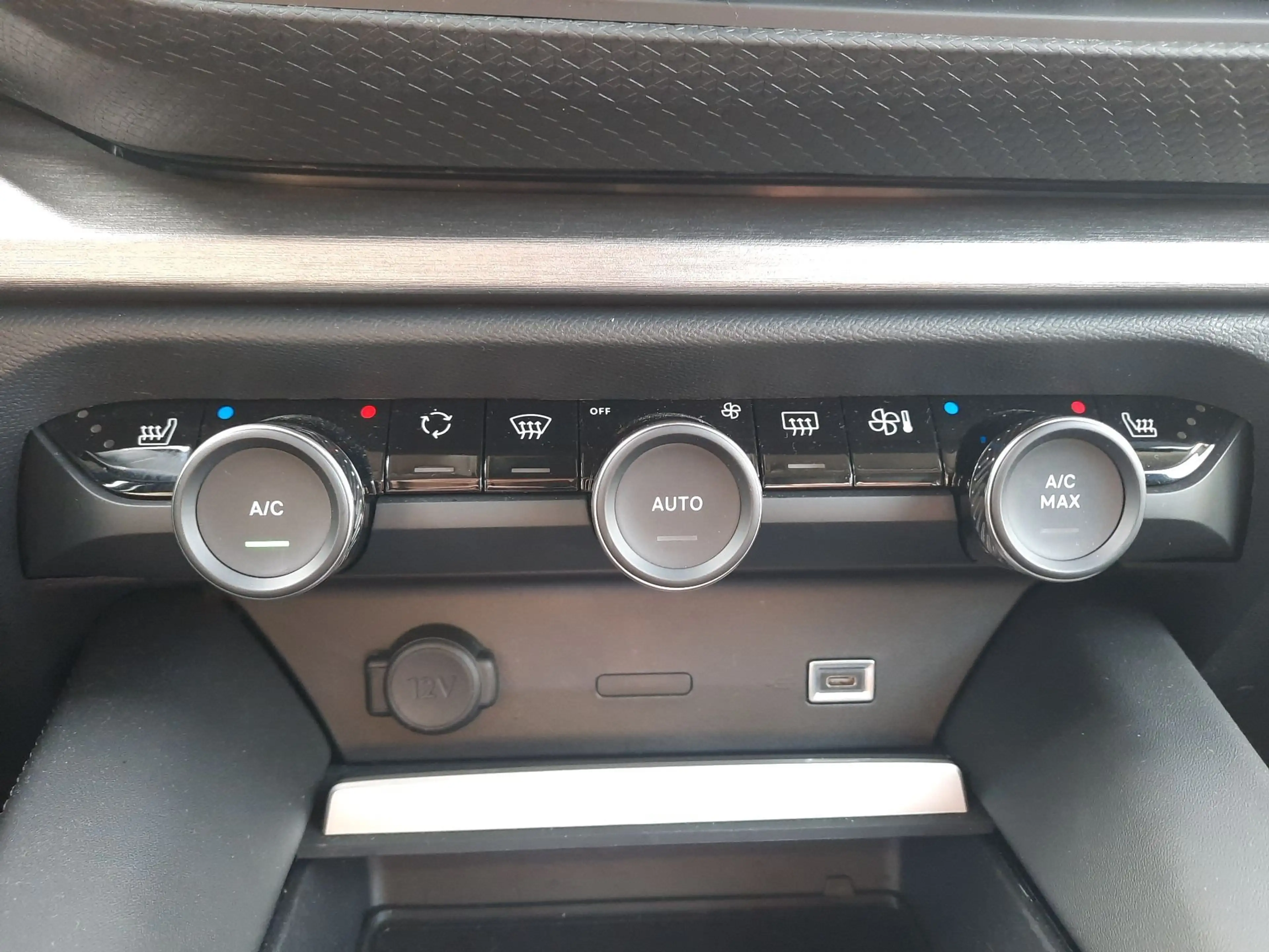 Citroen C5 X 1.2 PureTech 145 Plus Navi Kamera DAB LED — photo 24