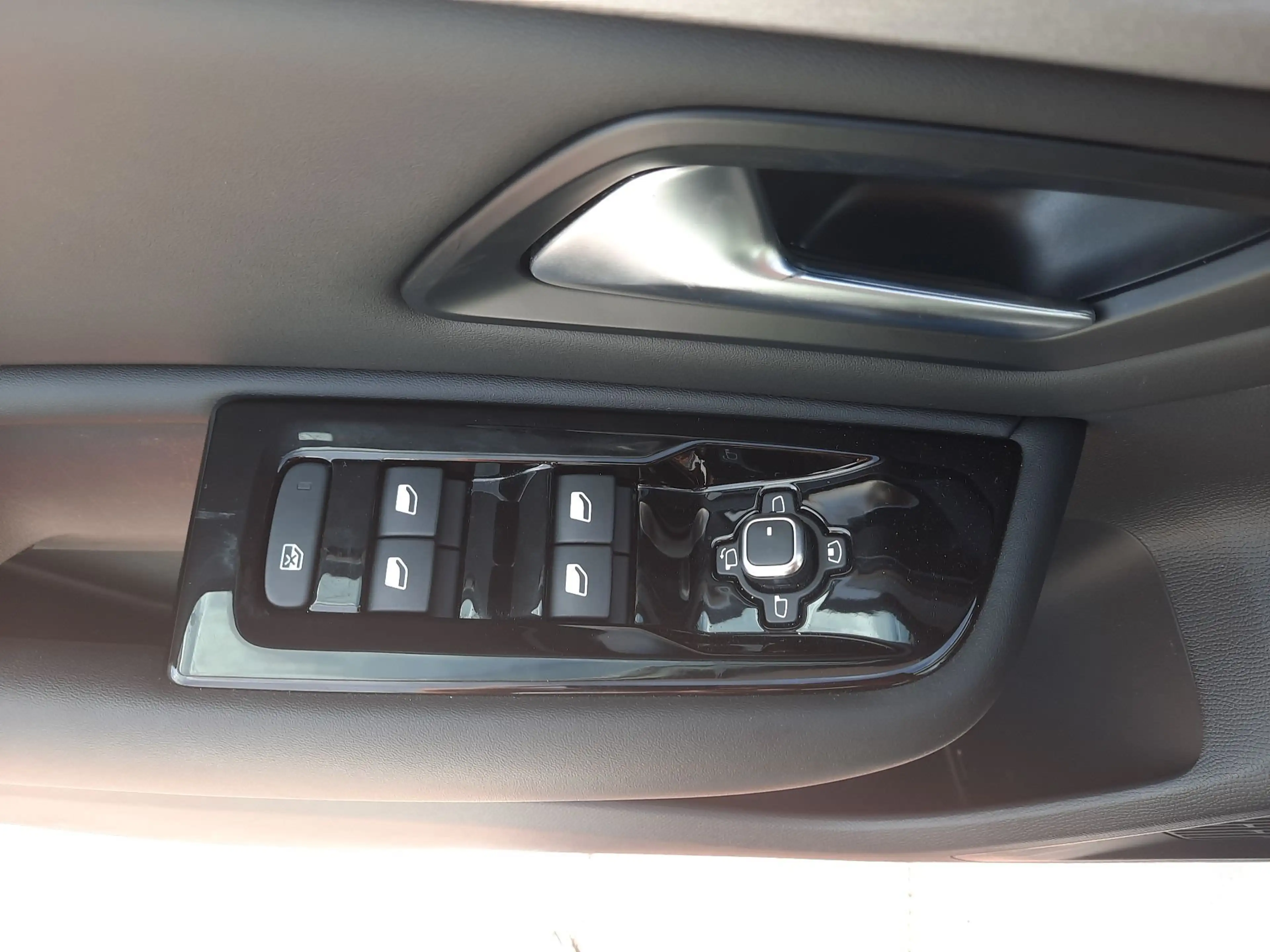 Citroen C5 X 1.2 PureTech 145 Plus Navi Kamera DAB LED — photo 13