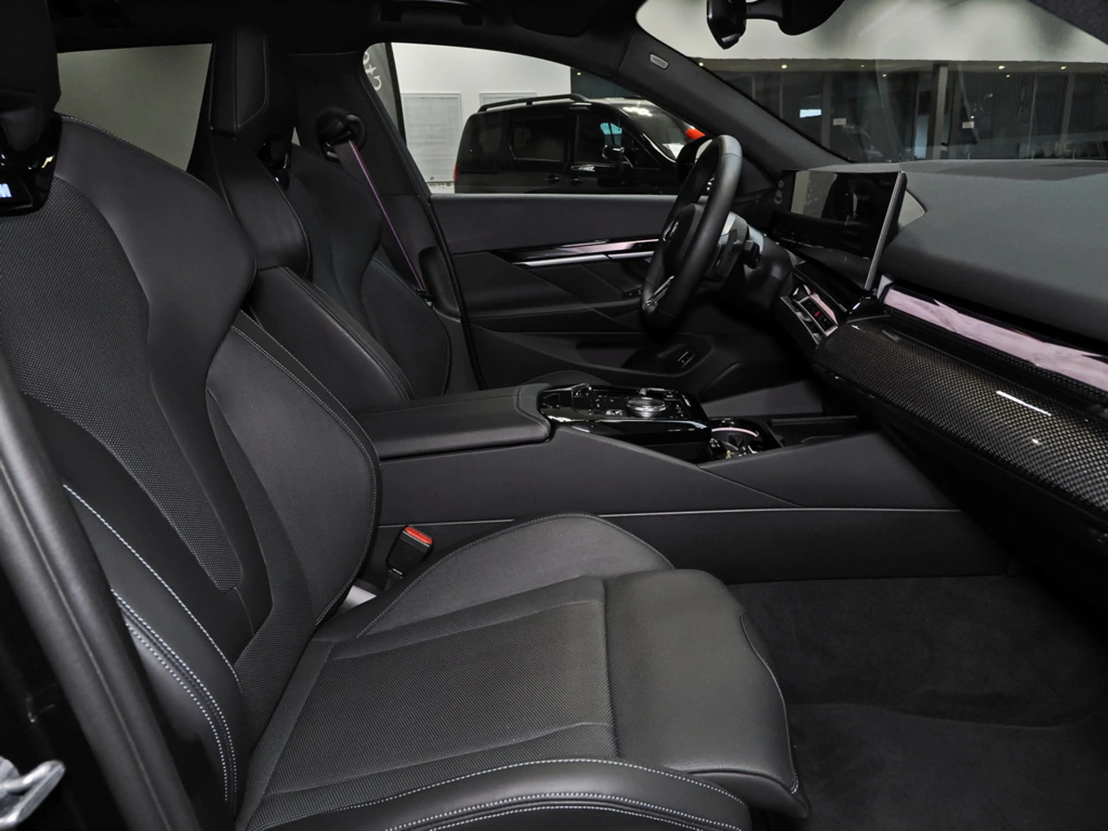 BMW 550 e XDRIVE M SPORT PANO HK-SOUND HEAD-UP 360° — photo 12