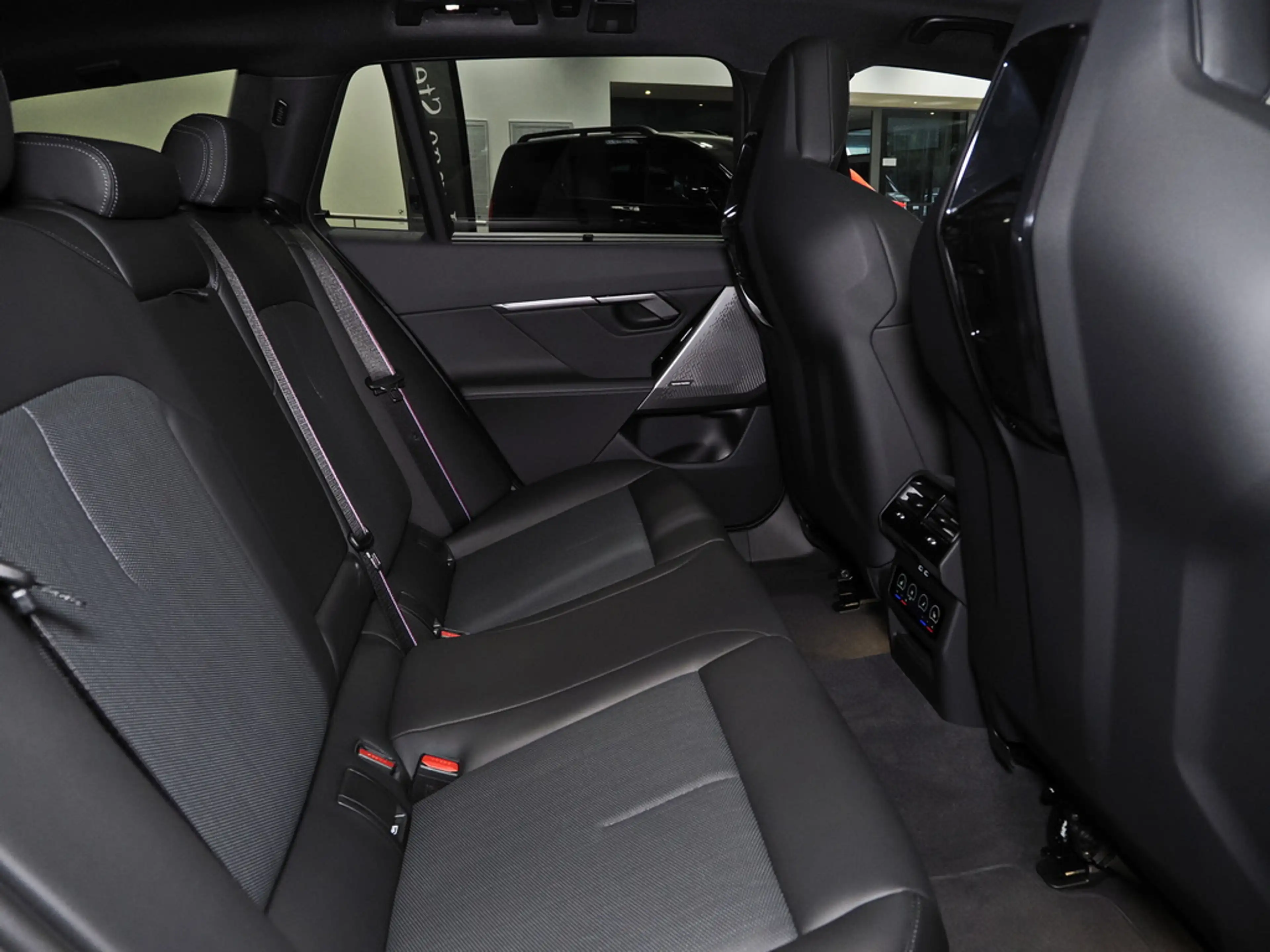 BMW 550 e XDRIVE M SPORT PANO HK-SOUND HEAD-UP 360° — photo 14
