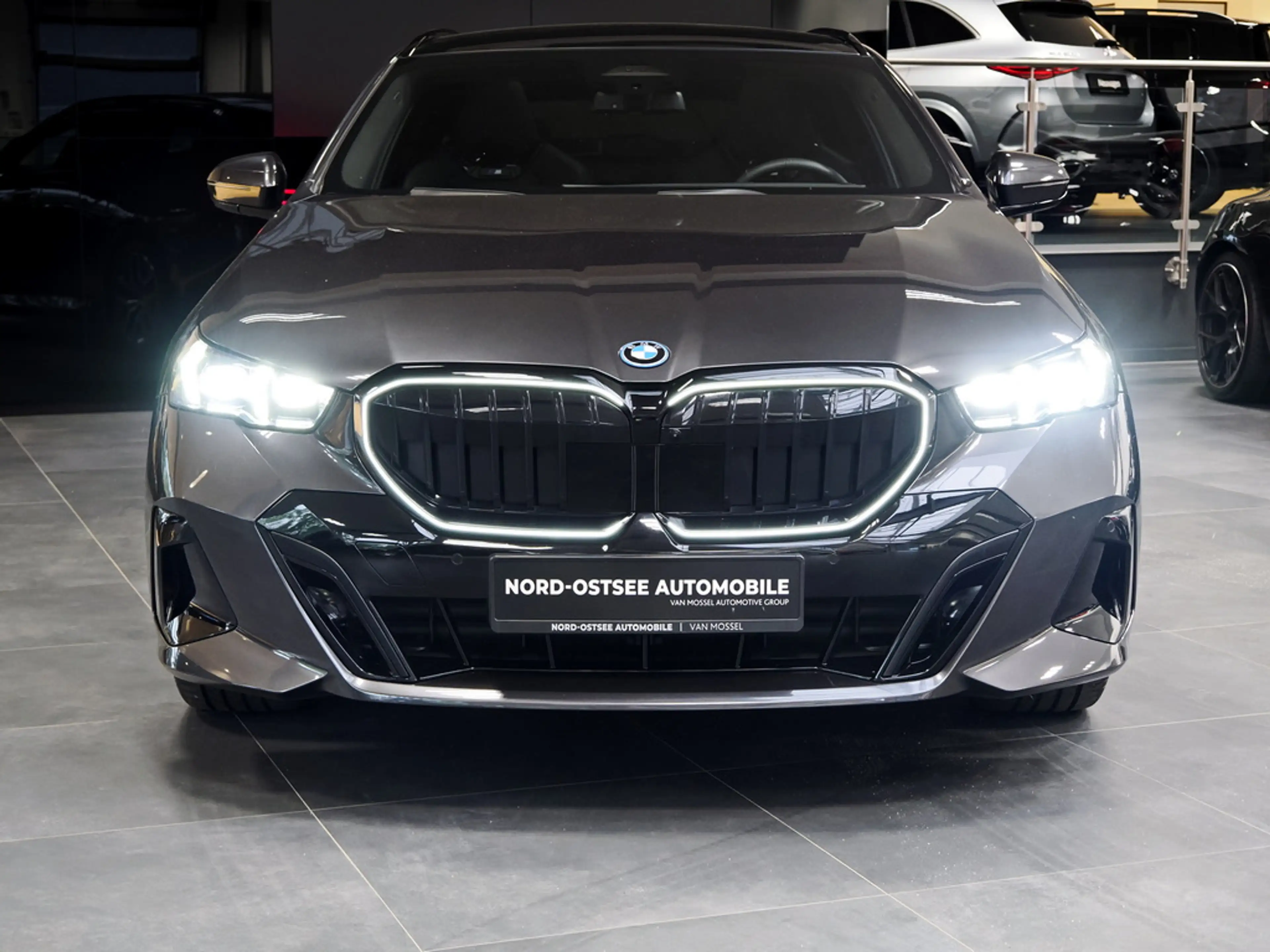 BMW 550 e XDRIVE M SPORT PANO HK-SOUND HEAD-UP 360° — photo 3