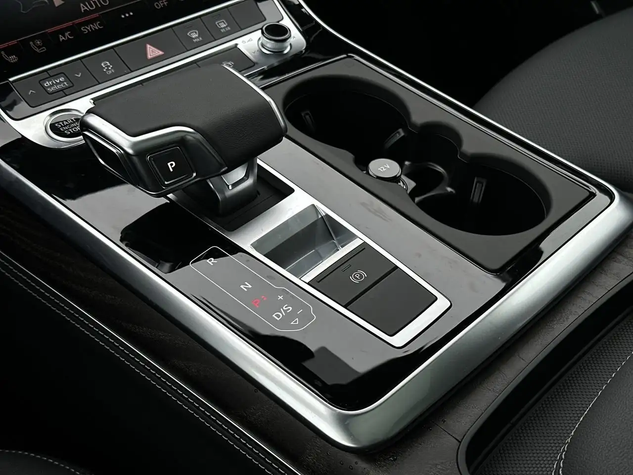 Audi Q7 снимка Audi Q7