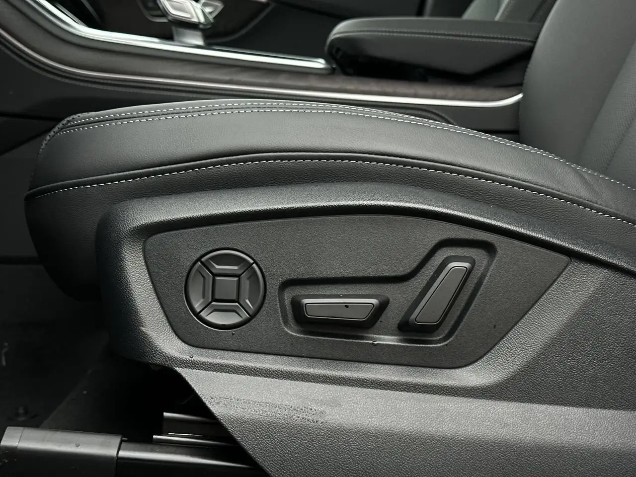 Audi Q7 снимка Audi Q7