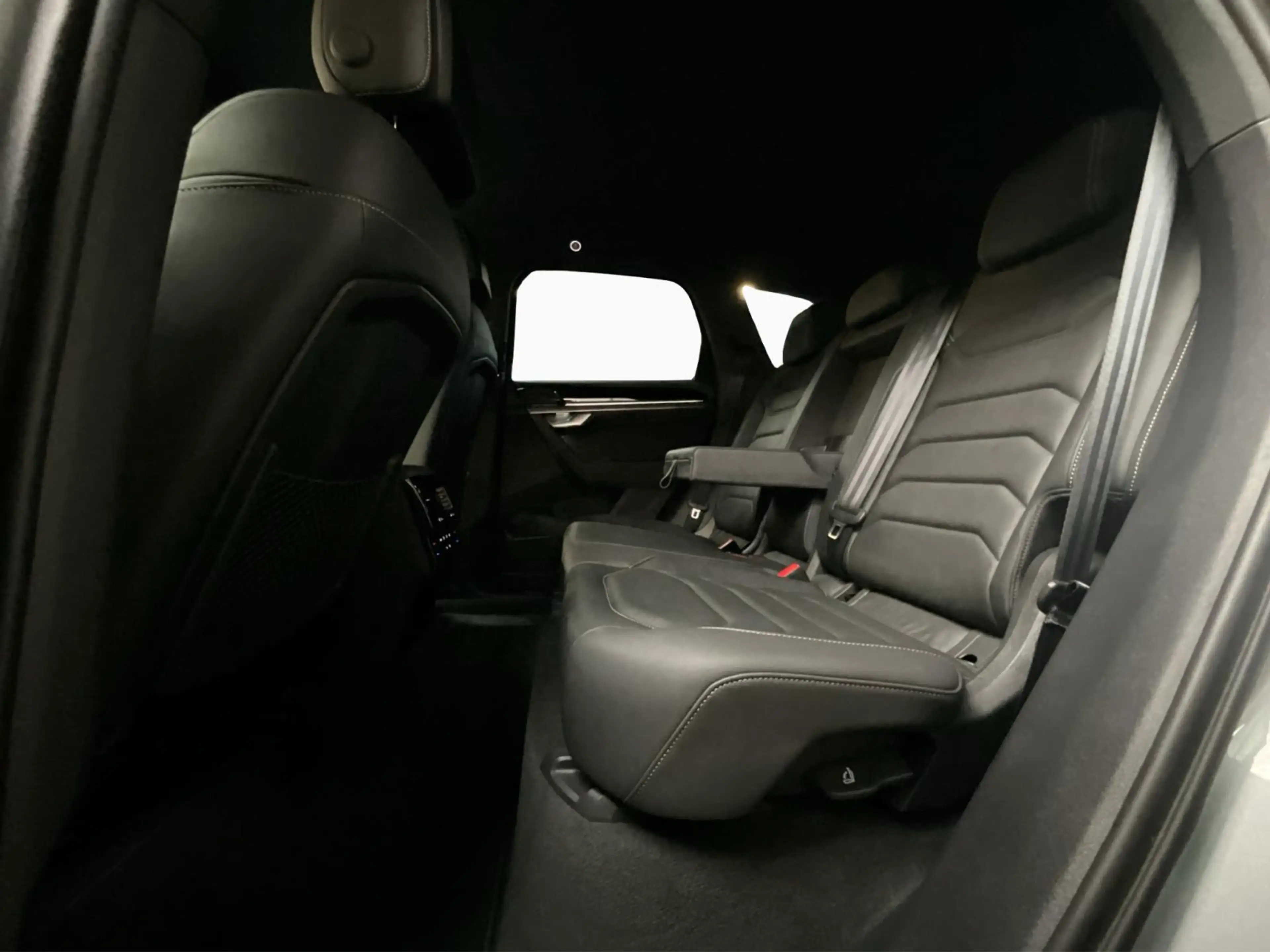Volkswagen Touareg R-Line+Aut8+4Motion+P.confort+LM20+AHK+LED+NAVI — photo 15