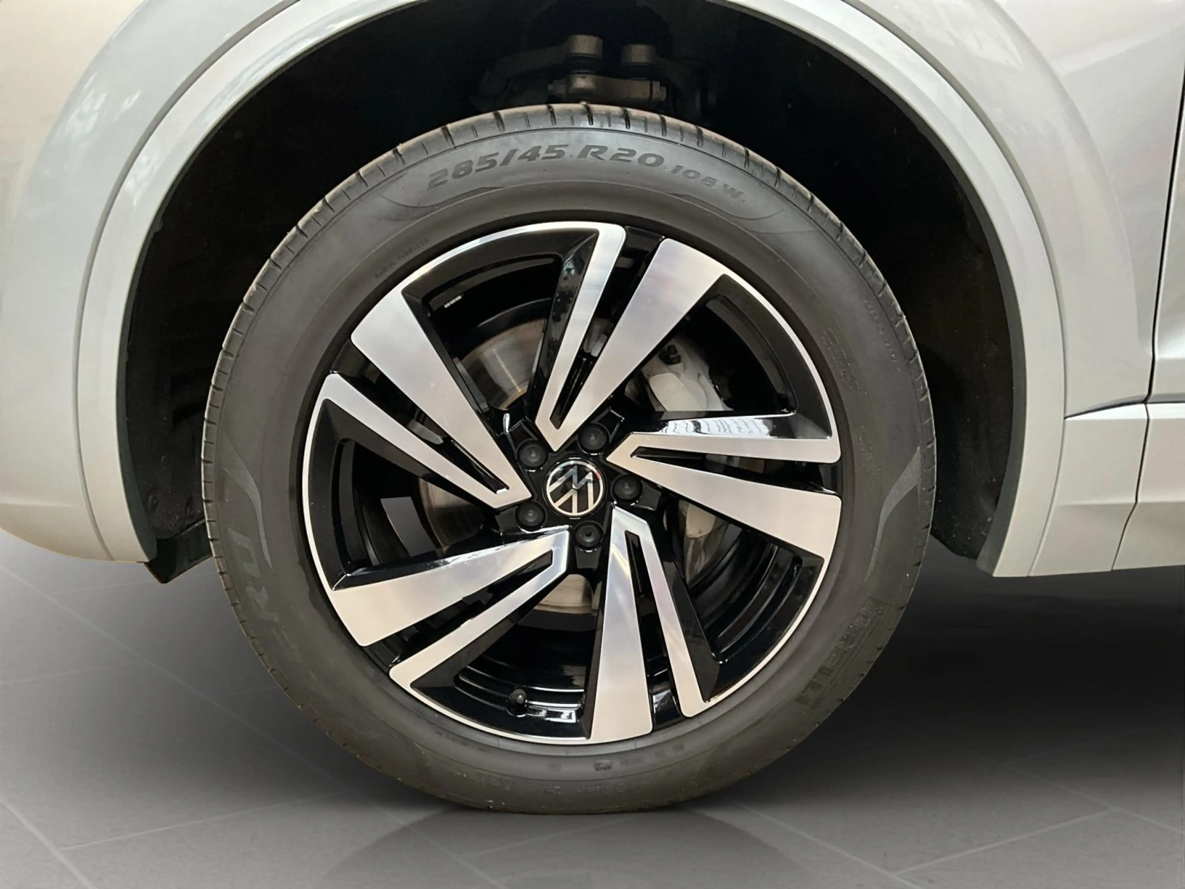 Volkswagen Touareg R-Line+Aut8+4Motion+P.confort+LM20+AHK+LED+NAVI — photo 8