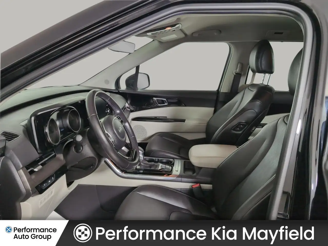 Kia Carnival снимка Kia Carnival