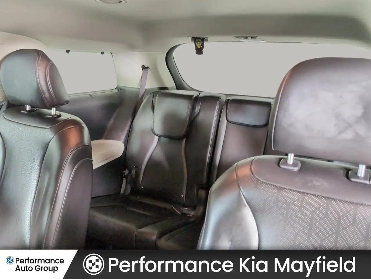 Kia Carnival снимка Kia Carnival