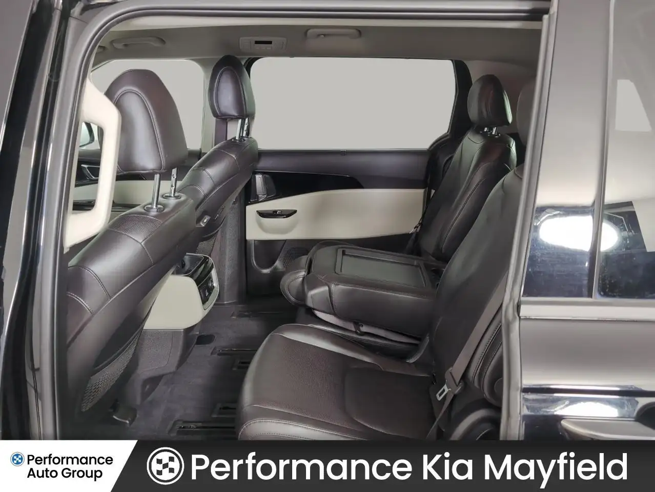 Kia Carnival снимка Kia Carnival