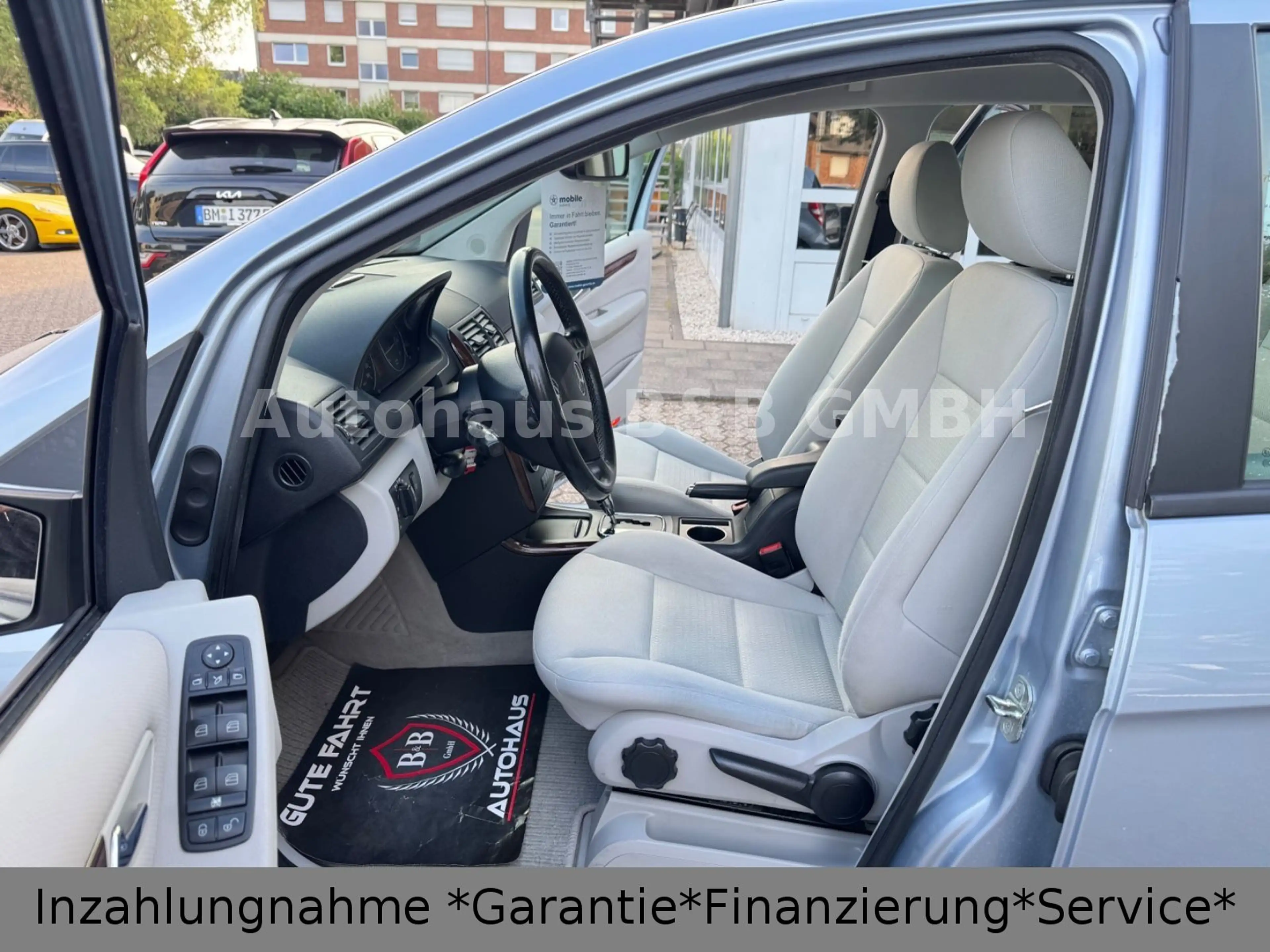 Mercedes-Benz A 200 *Elegance*Automatik*SHZ*NAVI*Xenon — photo 13