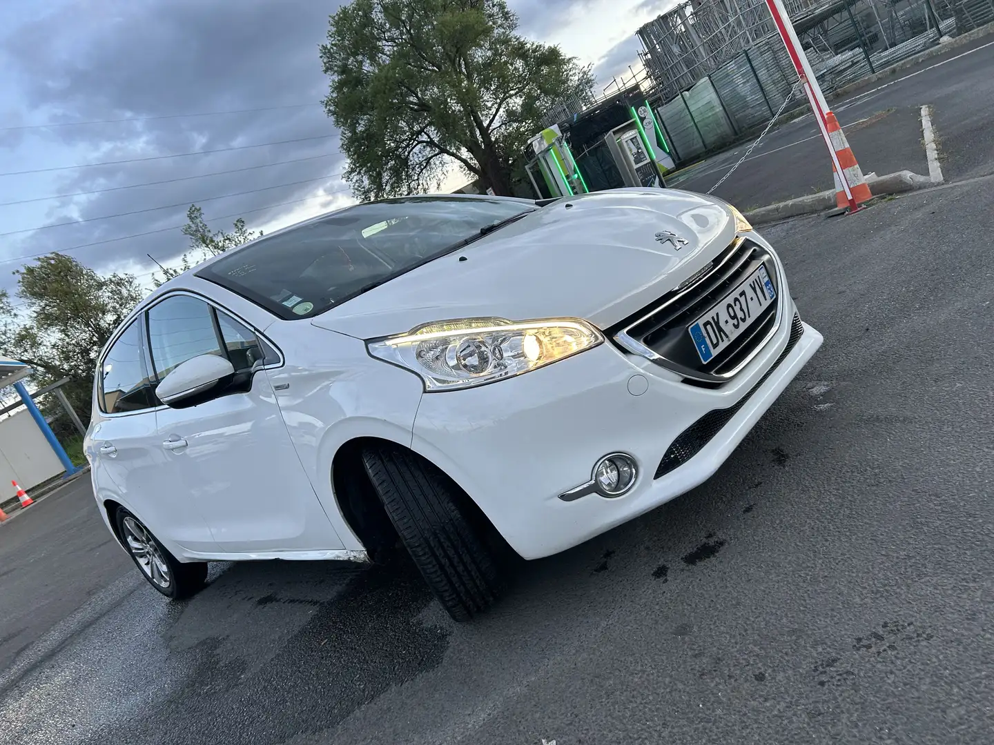 Peugeot 208 1.6 e-HDi 92ch ETG6 Allure - 1