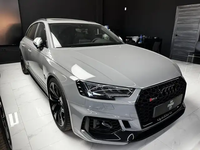 Audi RS4 Avant TFSI quattro tiptronic