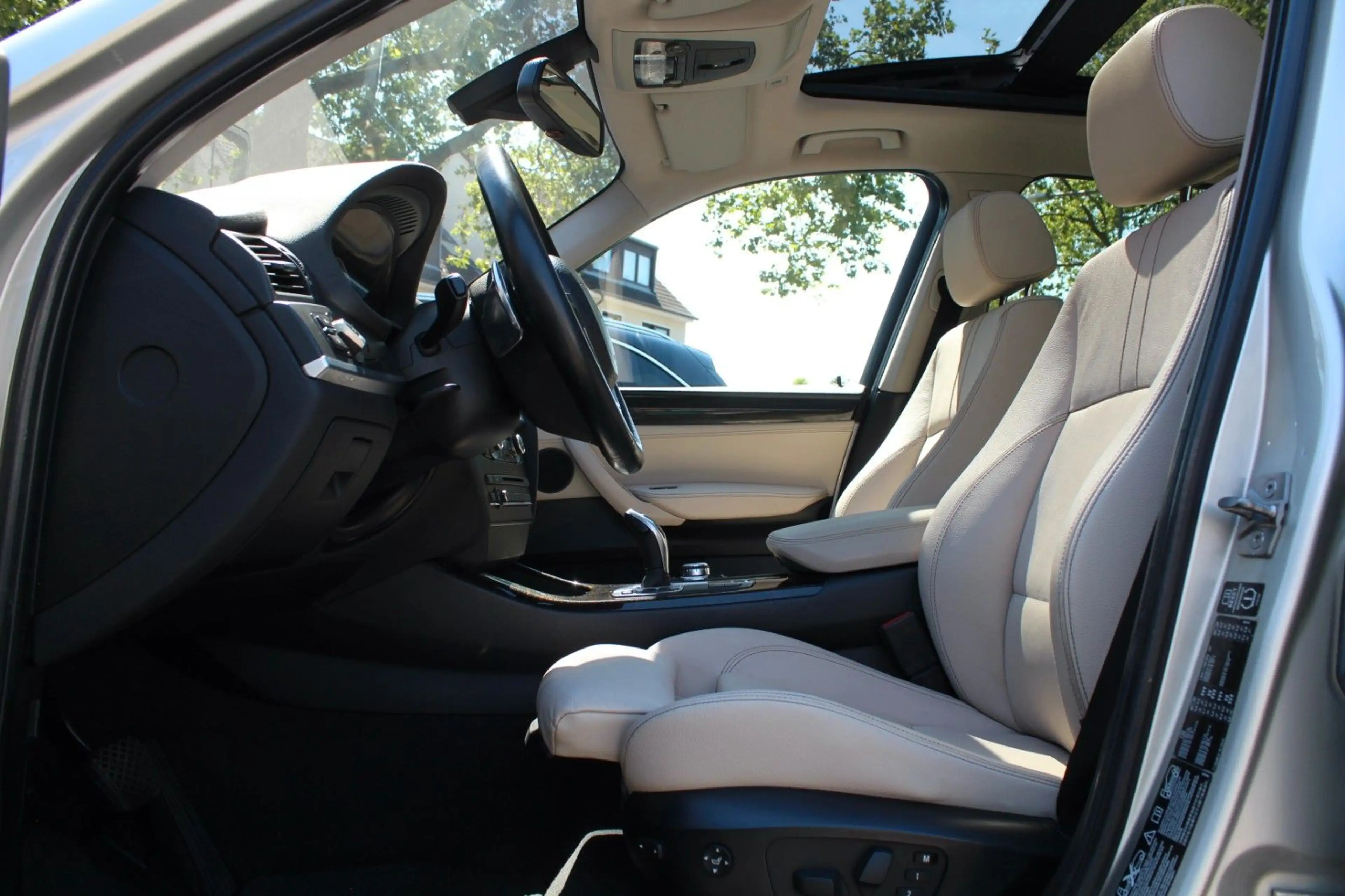 BMW X3 xDrive35i 19" KAMERA Leder PANO NaviPRO MEMOR — photo 12