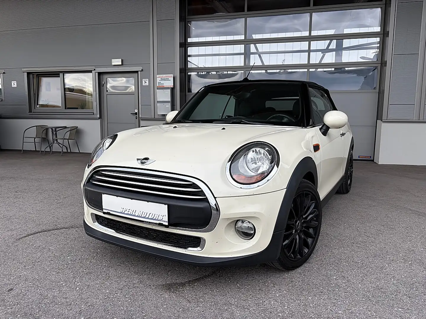 MINI One Cabrio MINI One Cabrio Beige - 1