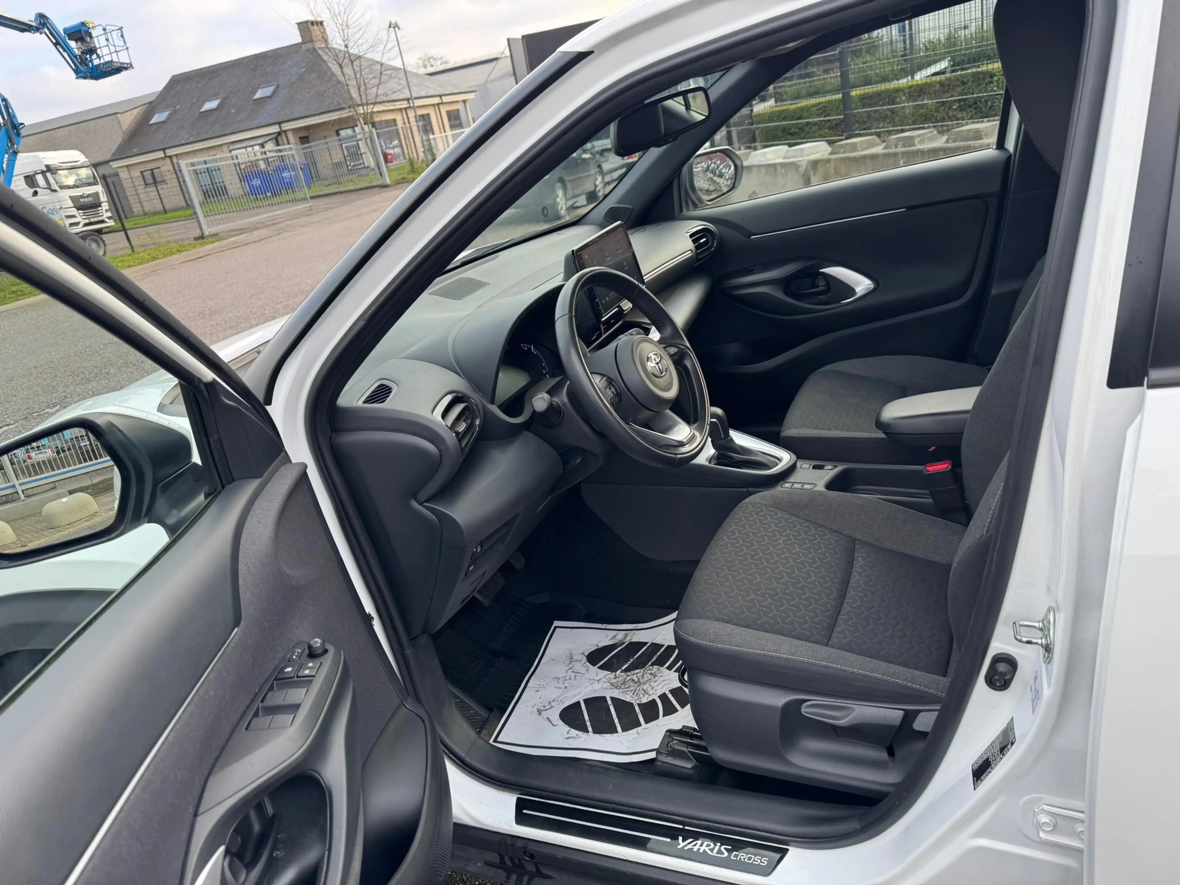 Toyota Yaris Cross Yaris Cross Hybrid 1.5i VVT-i Premiere E-CVT — photo 8