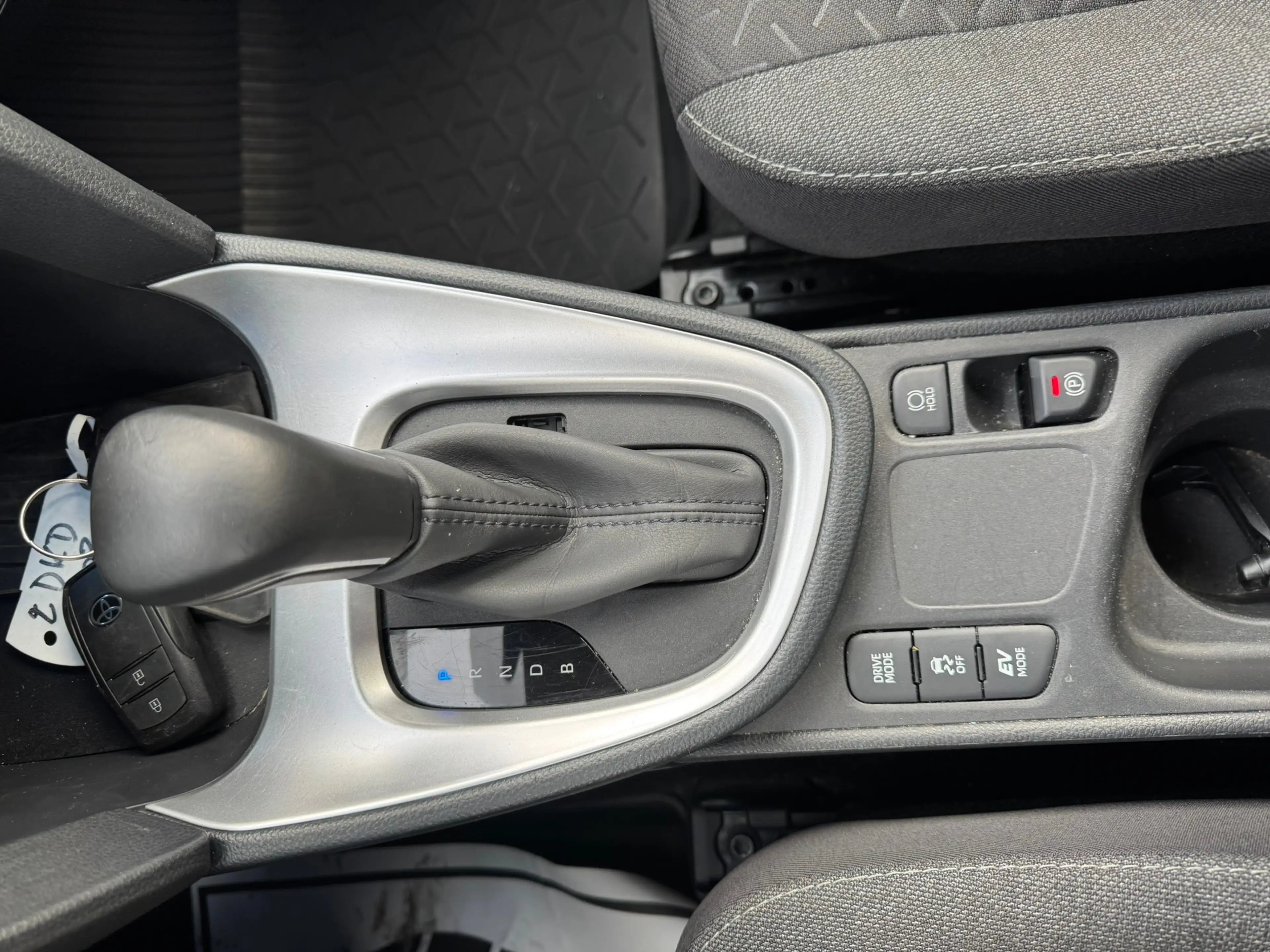 Toyota Yaris Cross Yaris Cross Hybrid 1.5i VVT-i Premiere E-CVT — photo 15