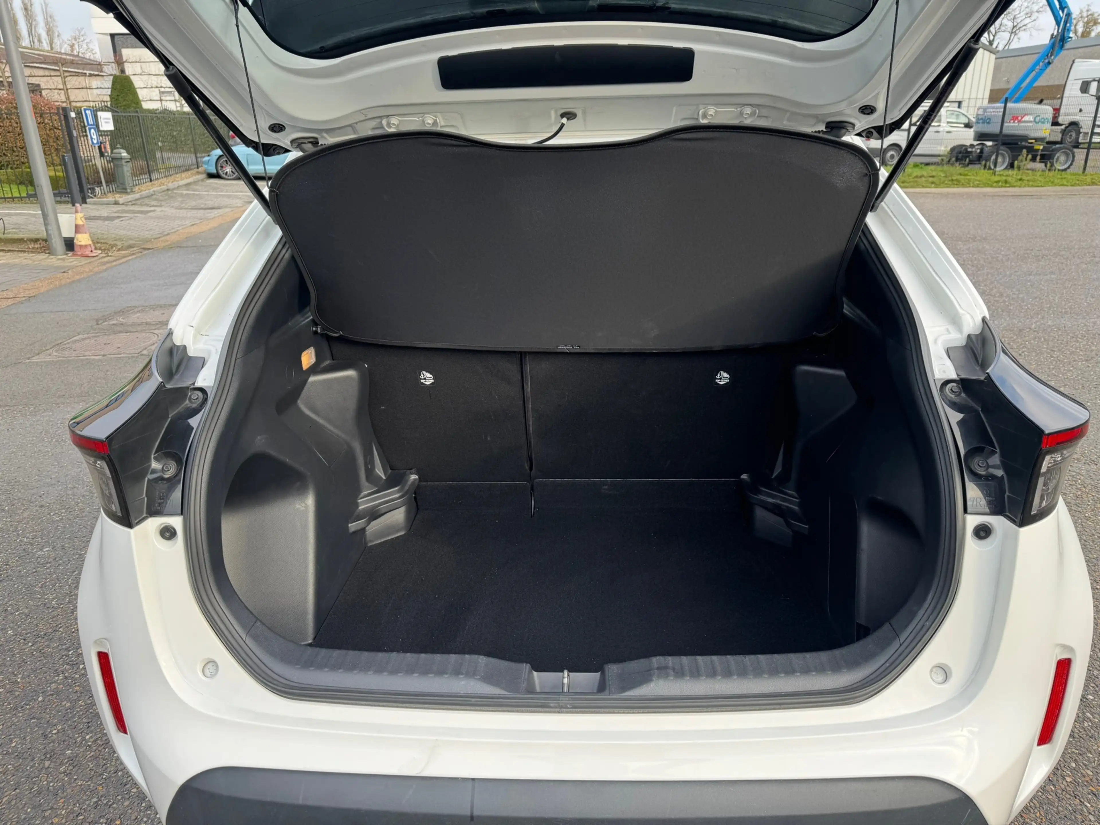 Toyota Yaris Cross Yaris Cross Hybrid 1.5i VVT-i Premiere E-CVT — photo 13