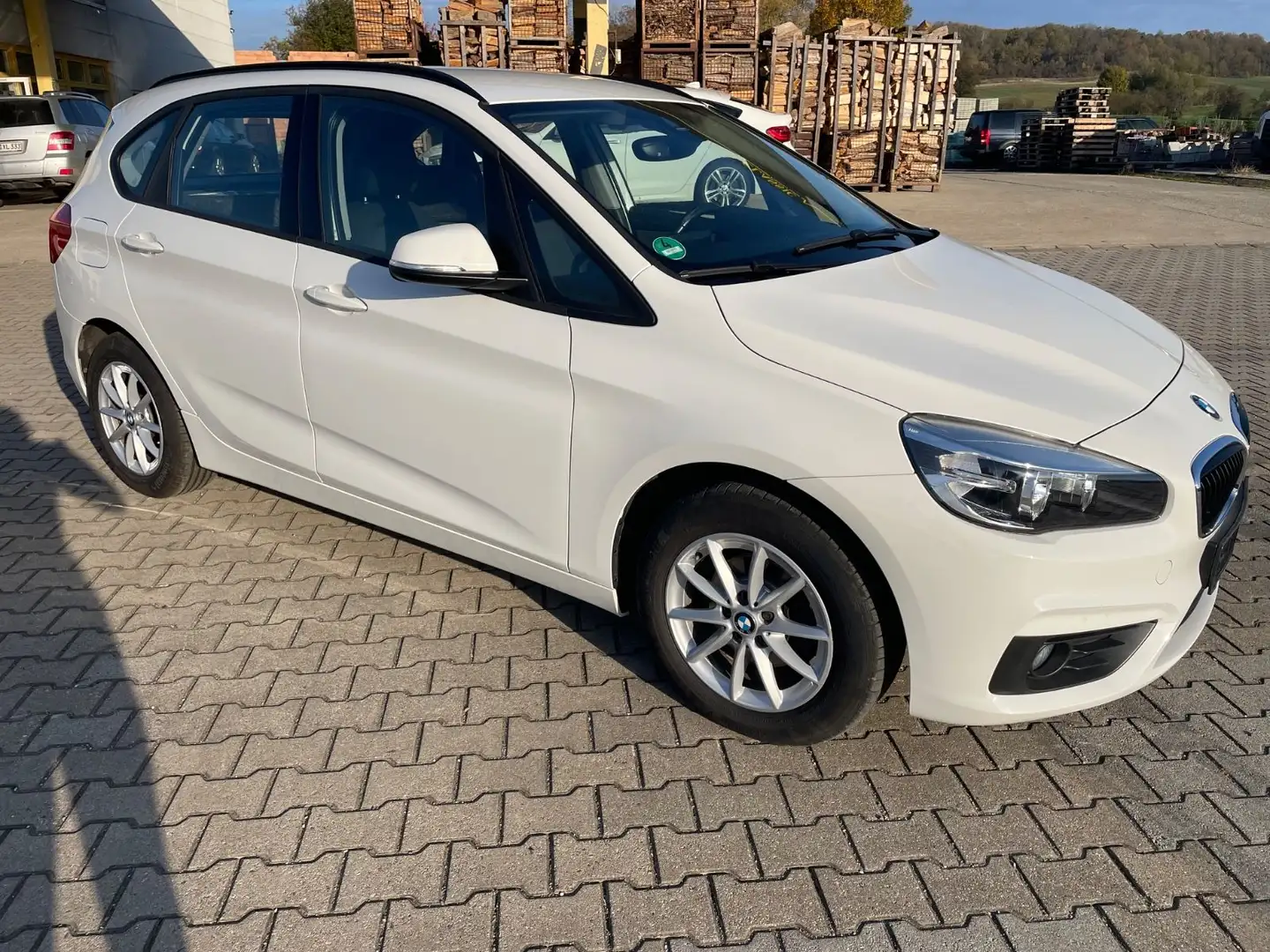BMW 216 216 i Active Tourer Scheckheft,erste Hand,8 fach Bílá - 2