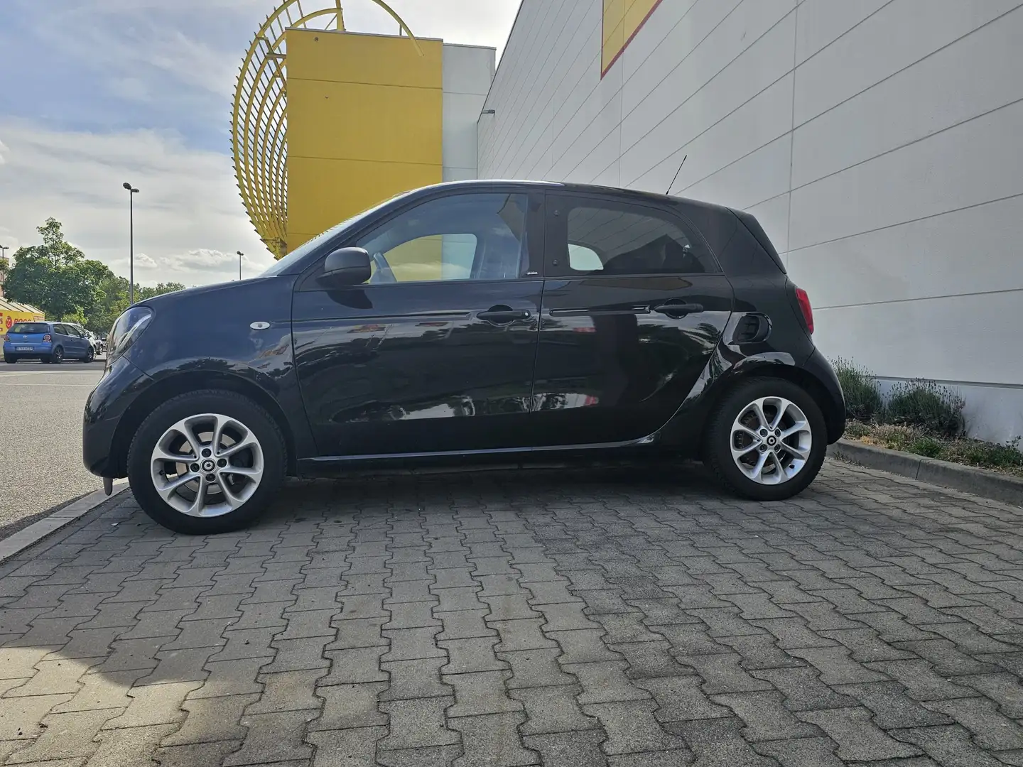 smart forFour Basis 66kW (453.044) Schwarz - 2